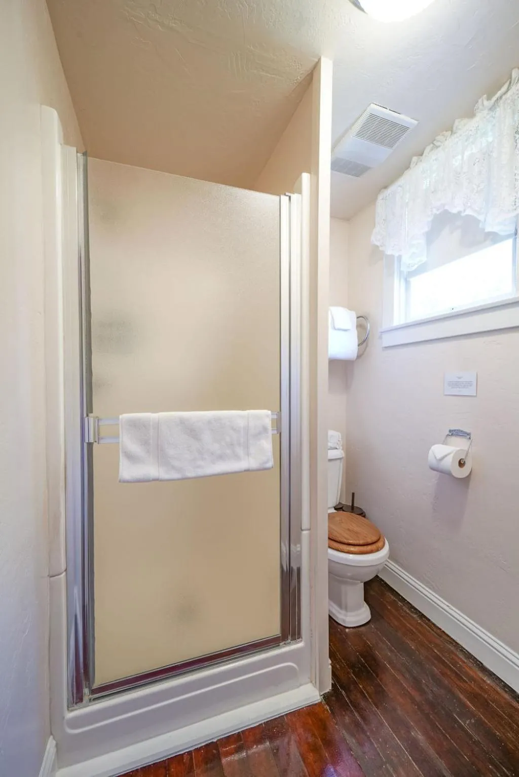 Toilet in Weaverville Hotel