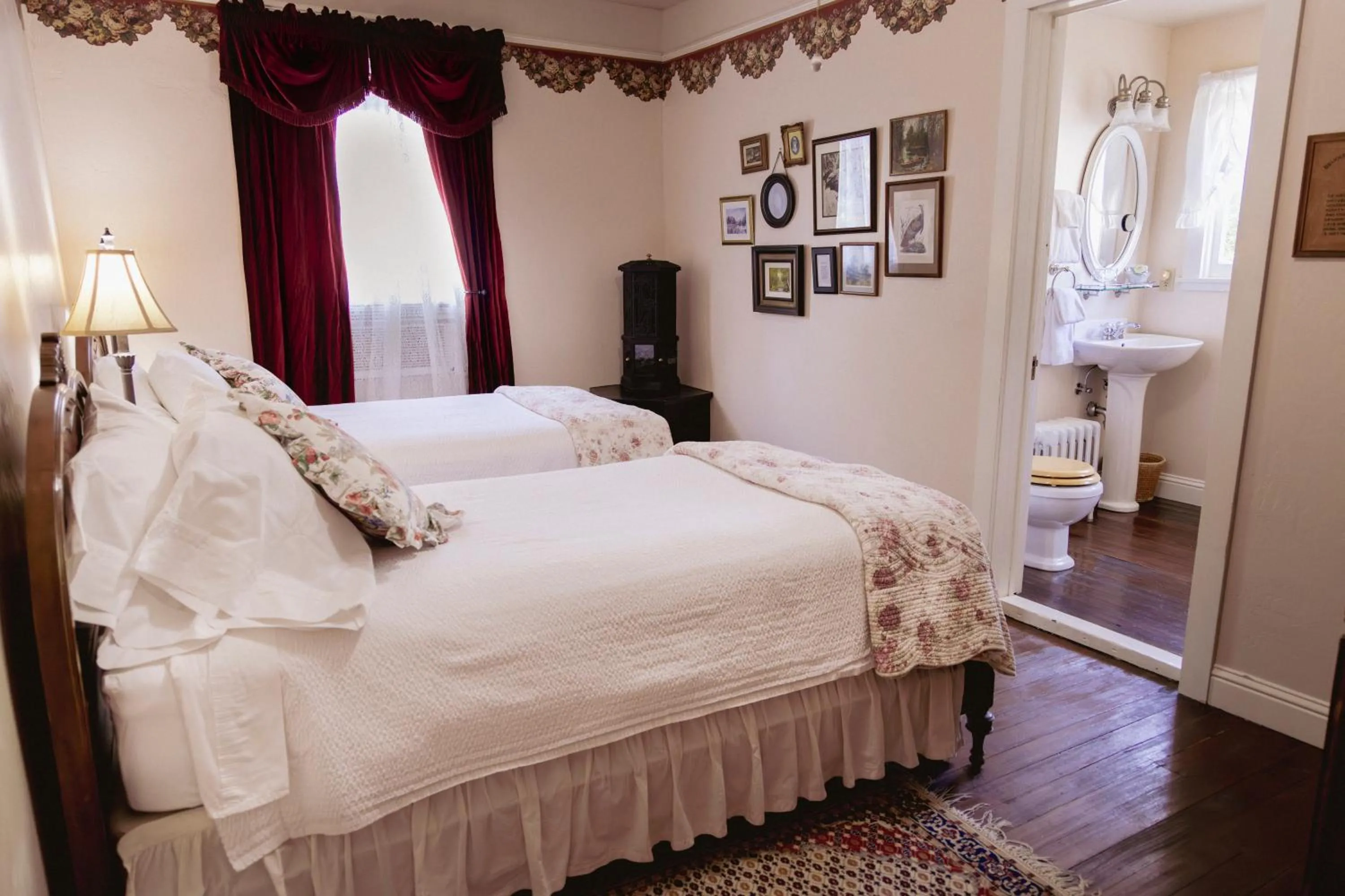 Bed in Weaverville Hotel