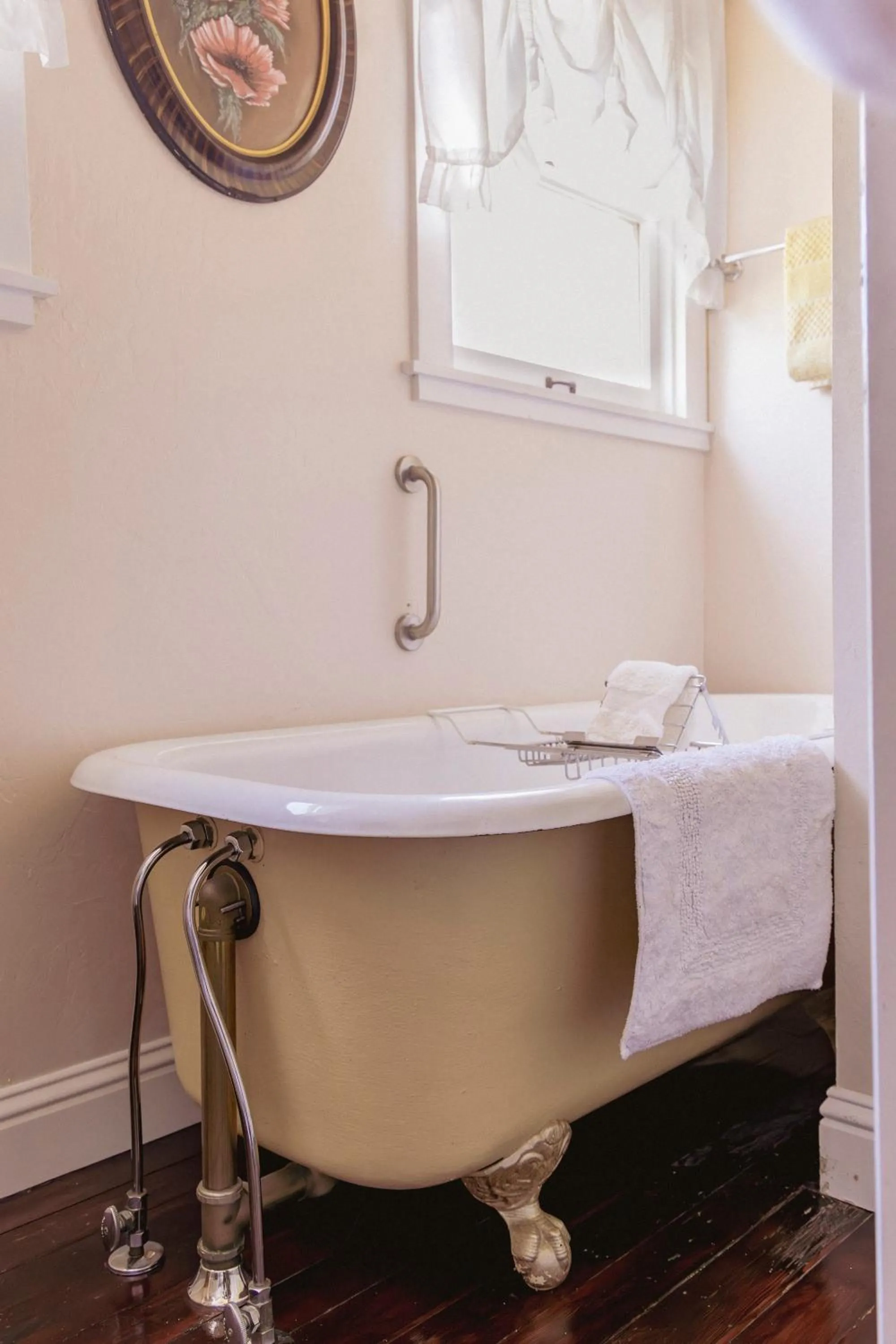 Bathroom in Weaverville Hotel