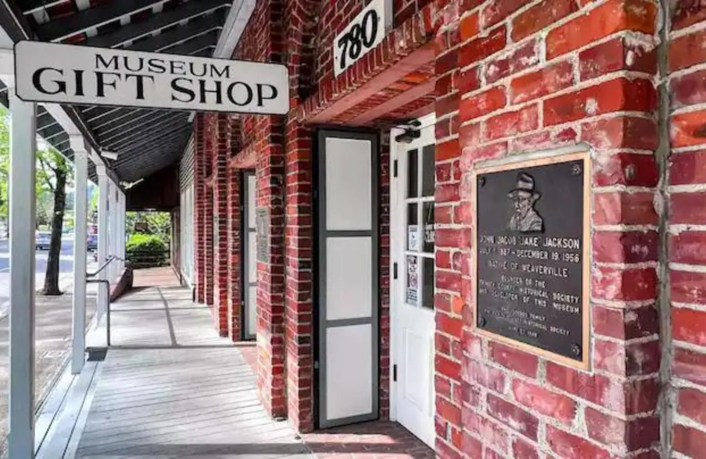 Shopping Area in Weaverville Hotel