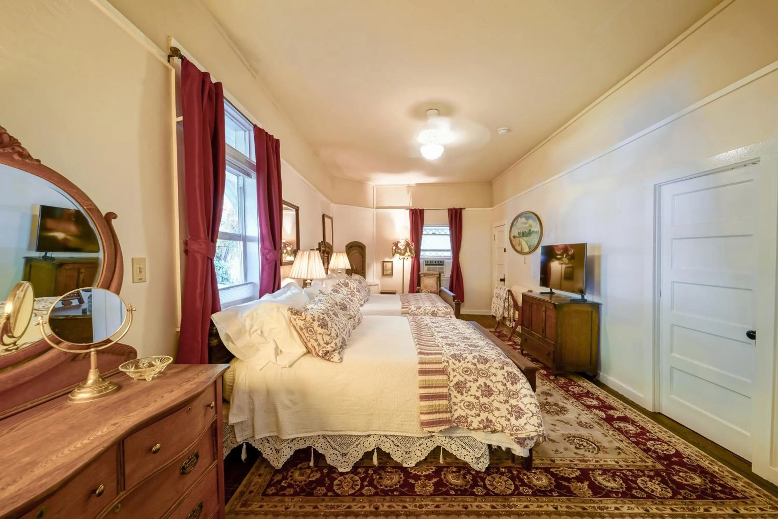 Bed in Weaverville Hotel