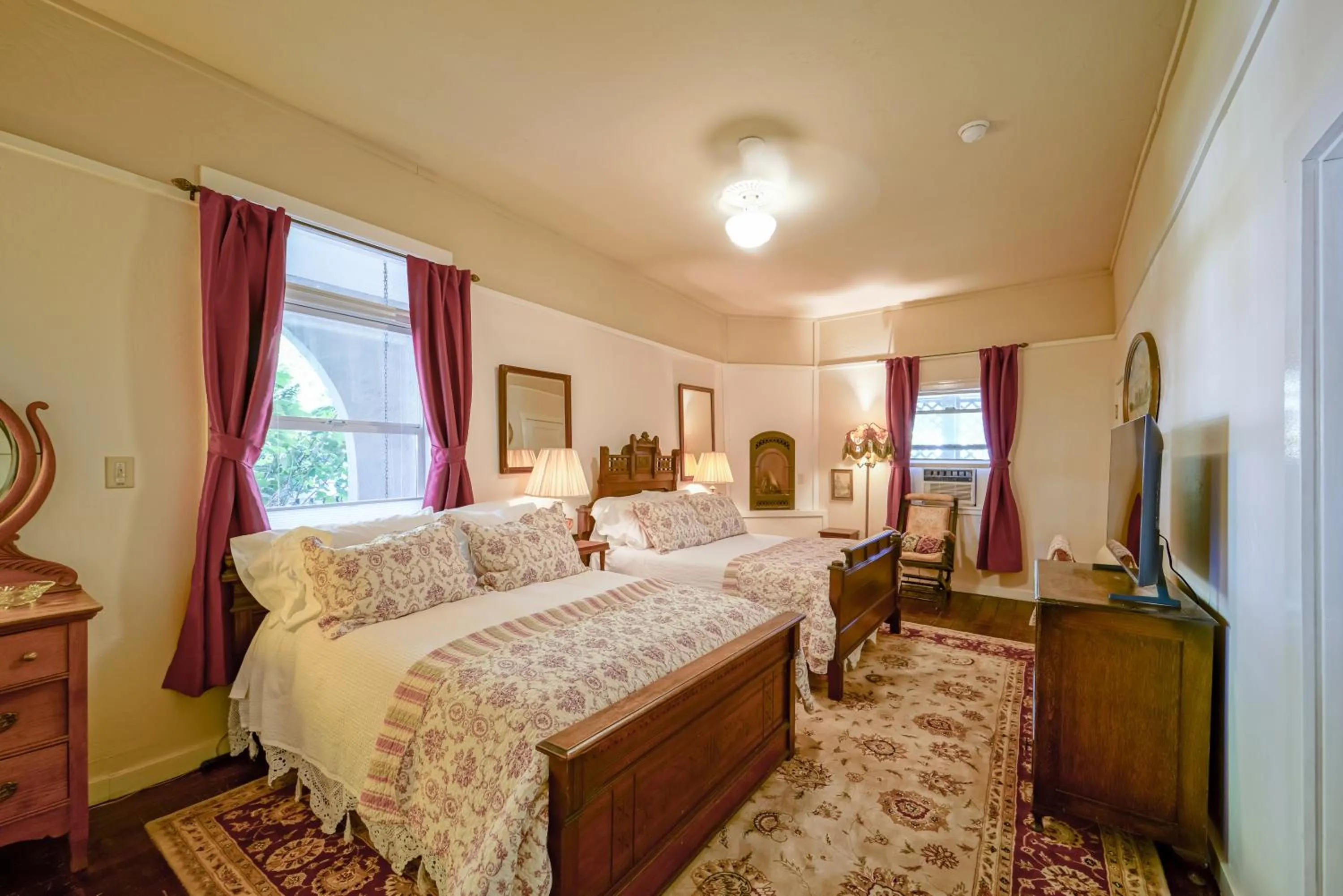 Bed in Weaverville Hotel
