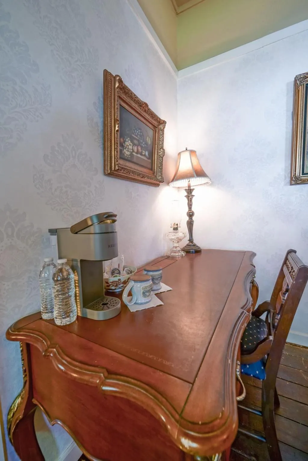 Coffee/tea facilities in Weaverville Hotel