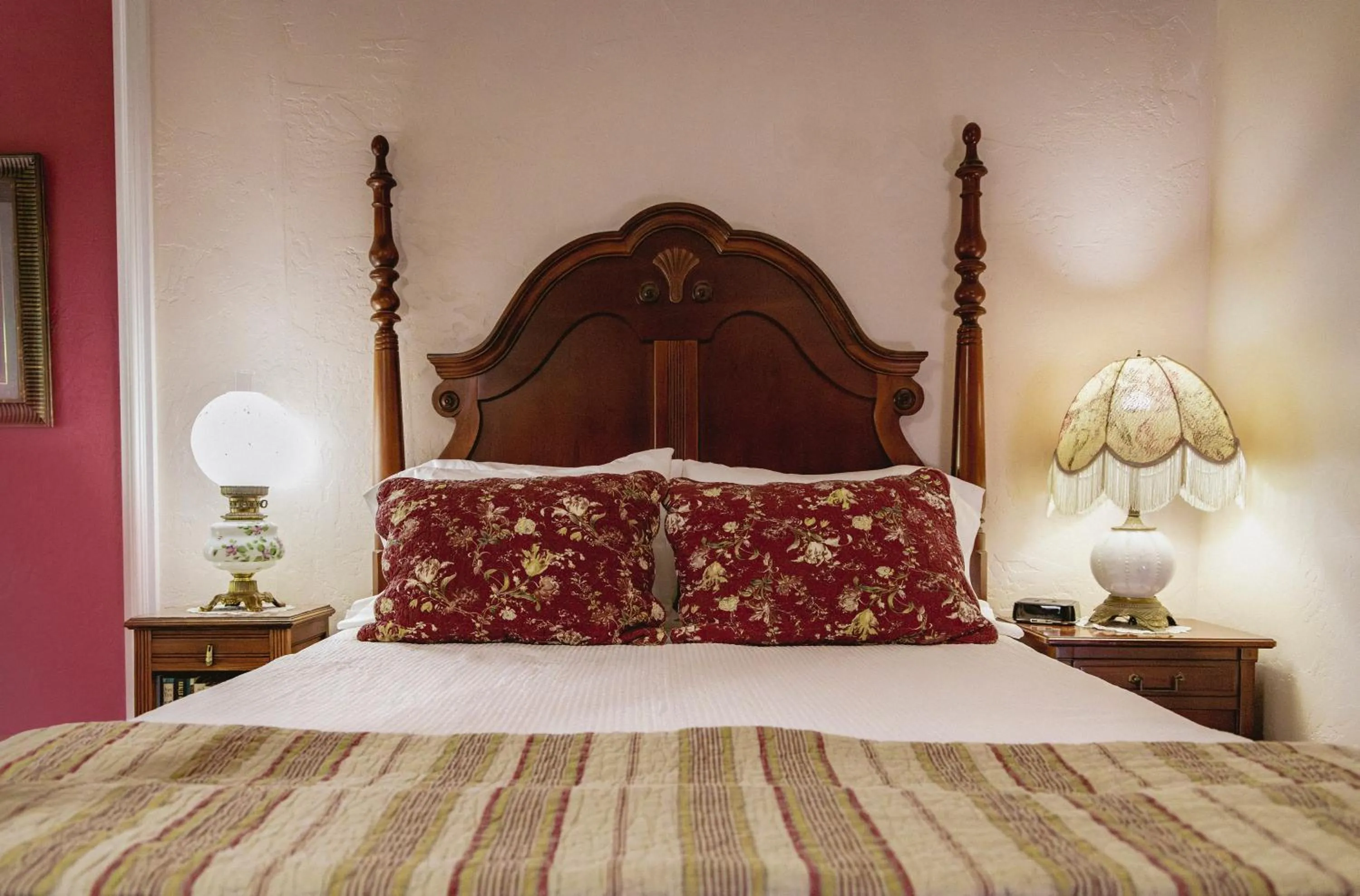 Bed in Weaverville Hotel