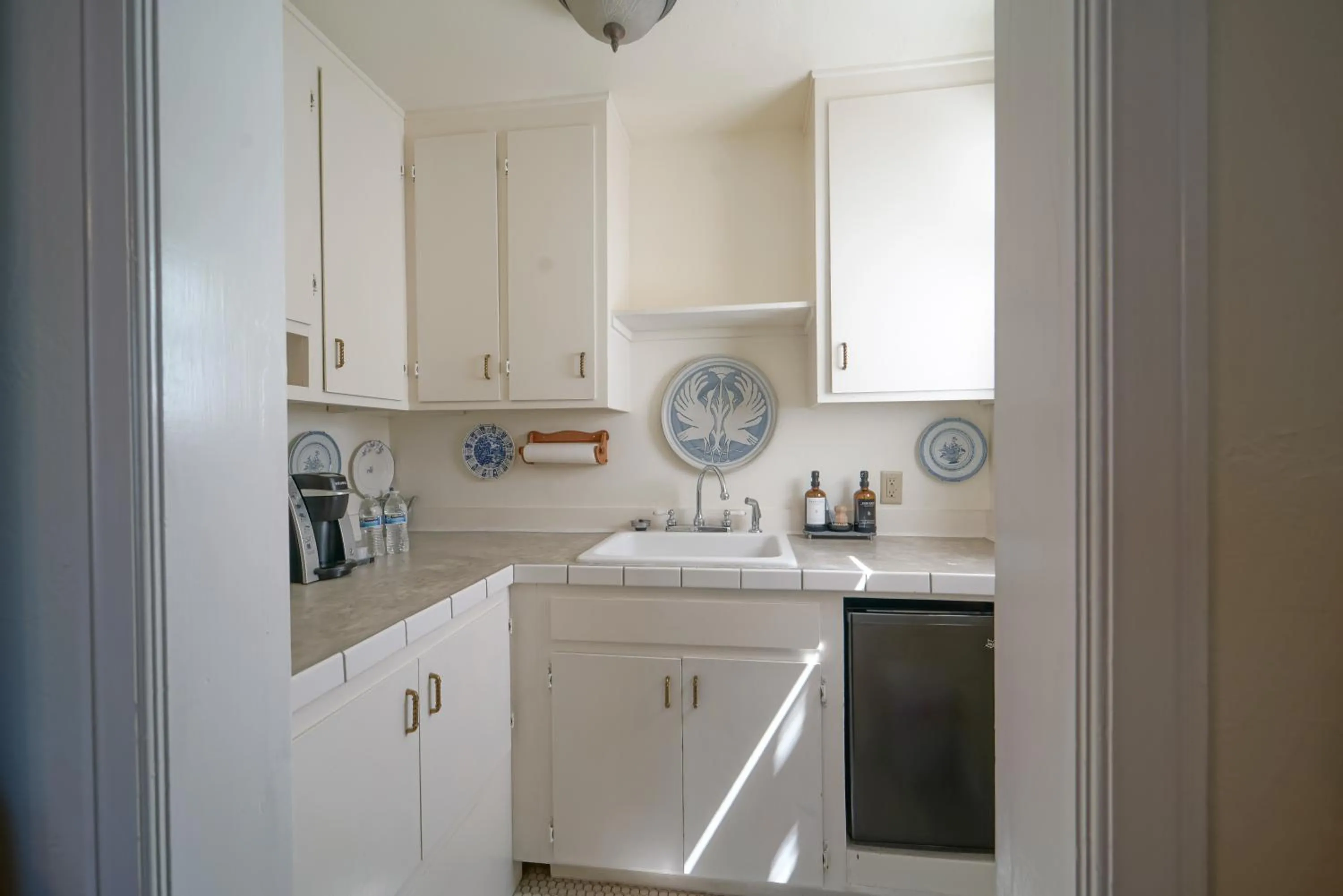 Kitchen or kitchenette in Weaverville Hotel