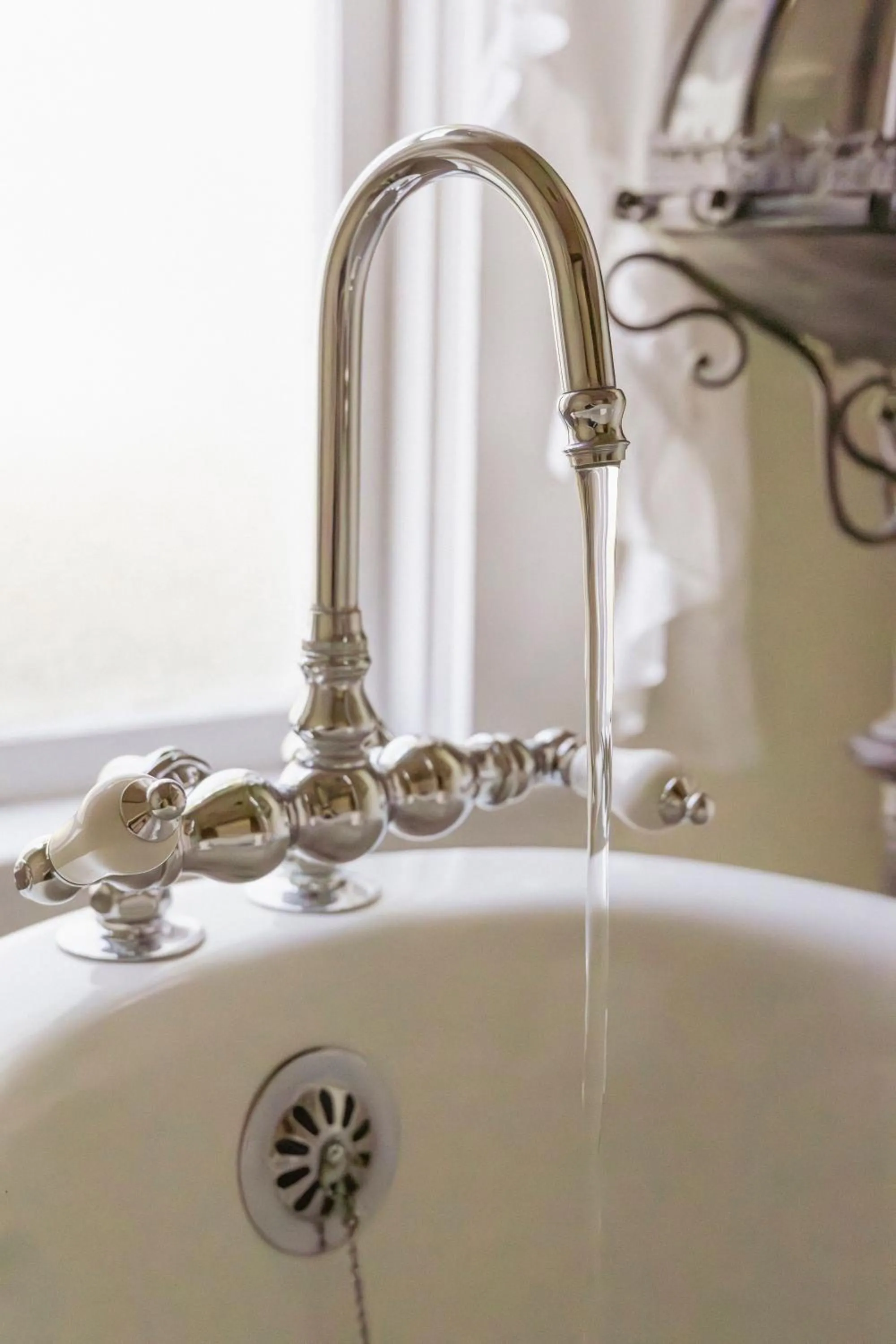 Bath in Weaverville Hotel