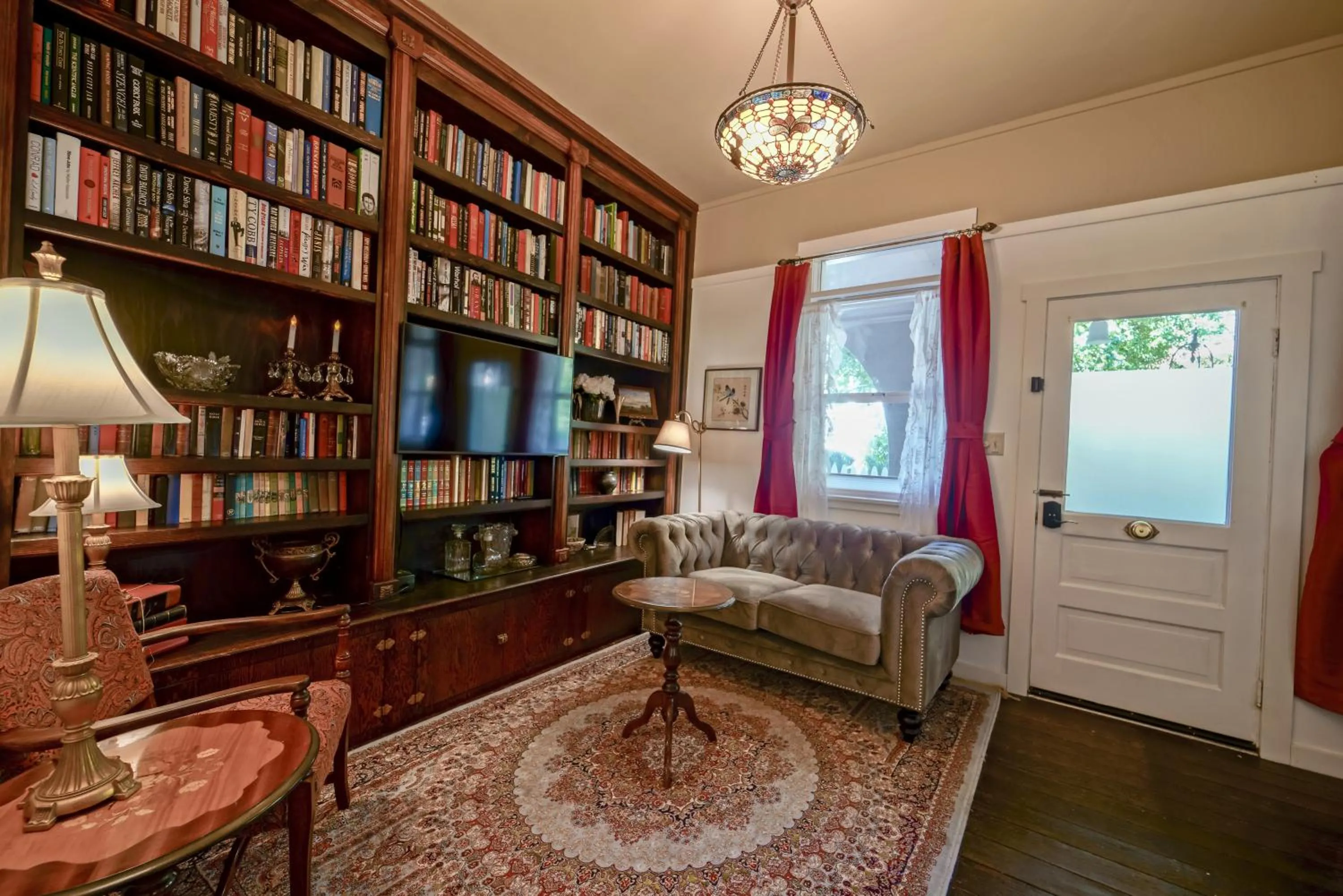 Library in Weaverville Hotel