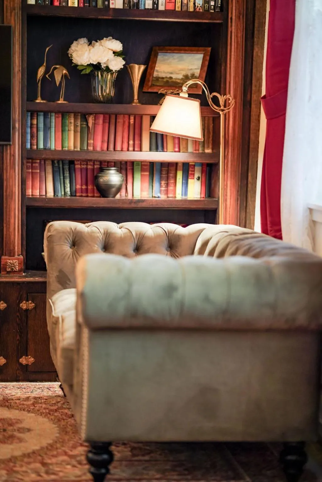 Library in Weaverville Hotel