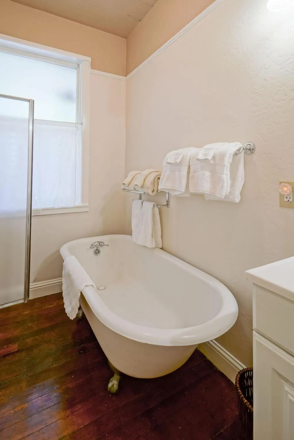 Bathroom in Weaverville Hotel