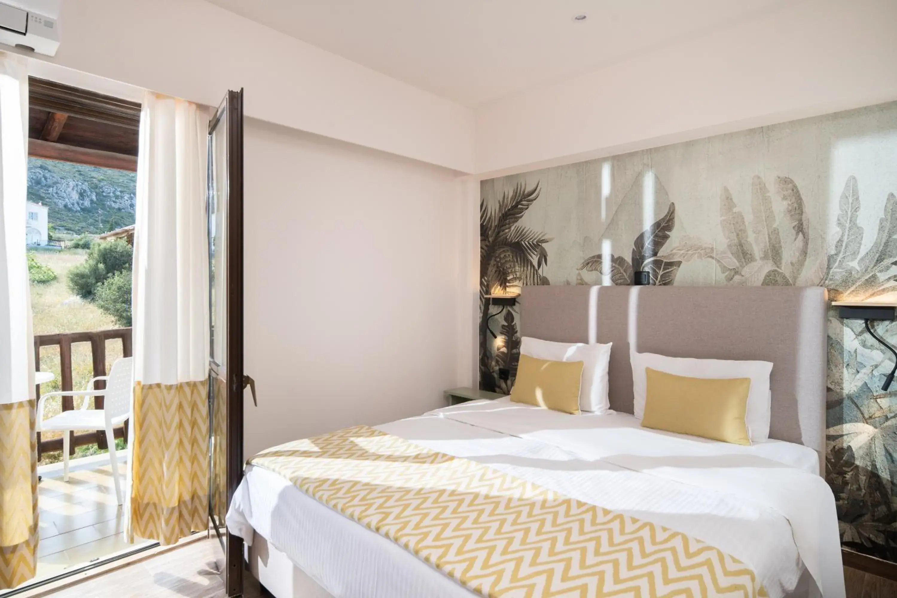 Economy One-Bedroom Apartment with Mountain View in Monemvasia Green Apartments Economy One-Bedroom Apartment with Mountain View in Monemvasia Green Apartments