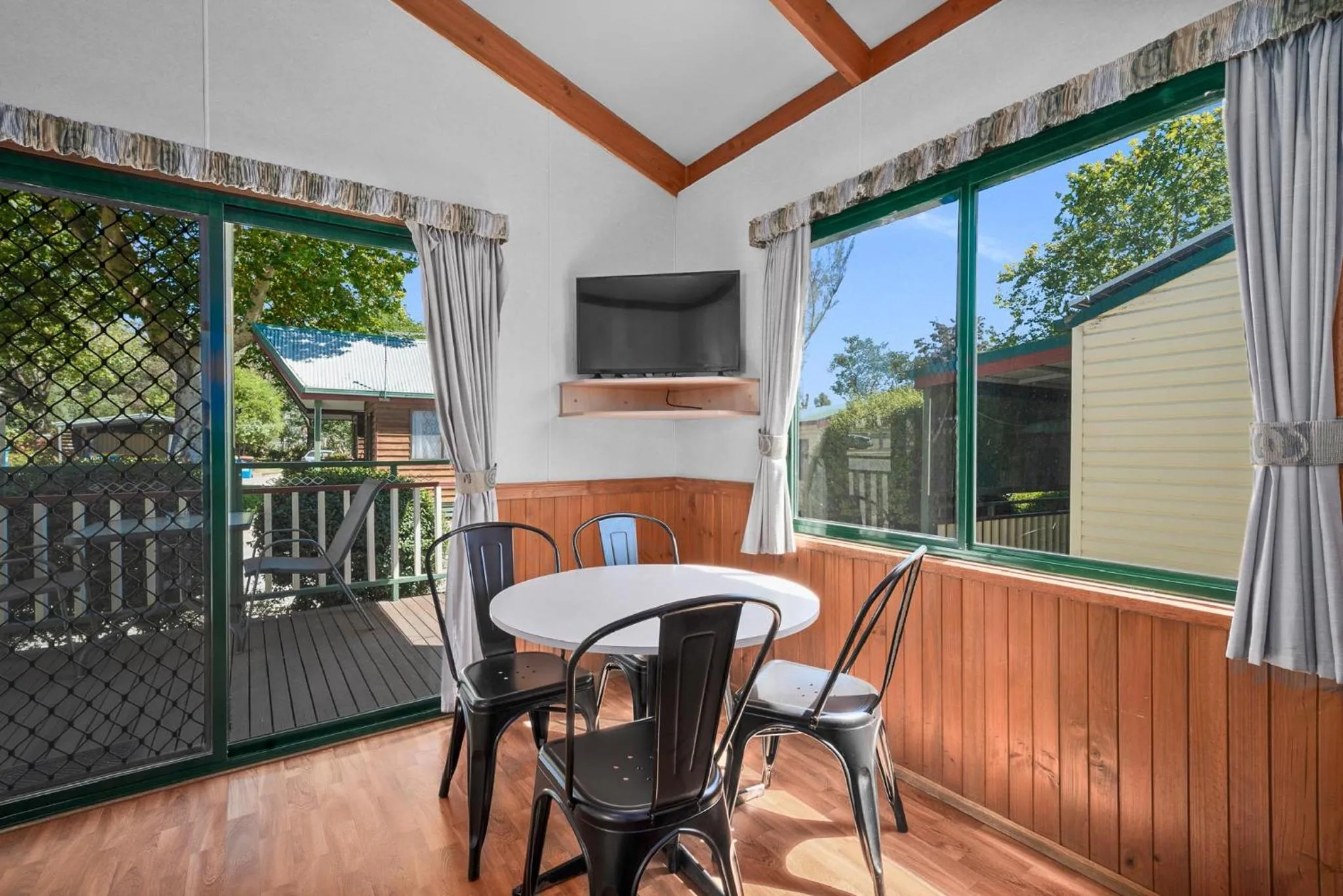 Dining area in Albury Holiday Park