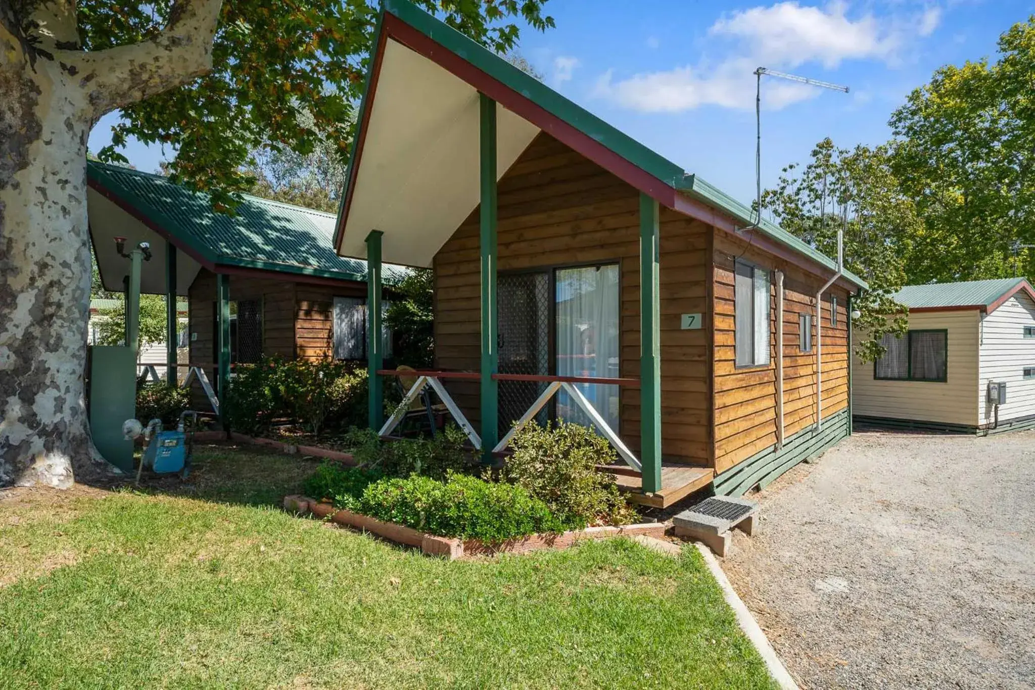 Economy Two-Bedroom Cabin - Sleeps 6 - Not Pet Friendly in Albury Holiday Park Economy Two-Bedroom Cabin - Sleeps 6 - Not Pet Friendly in Albury Holiday Park