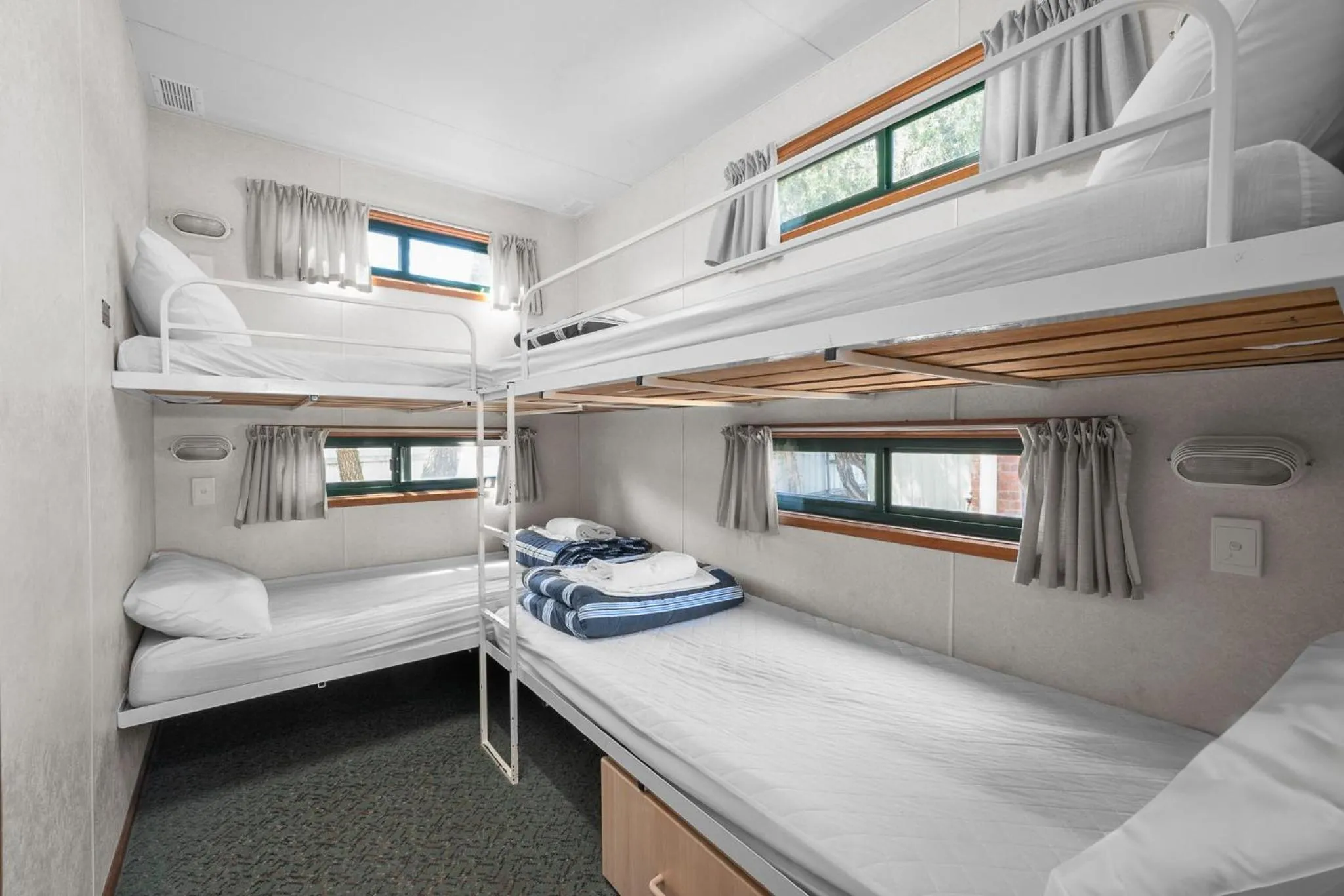 Bedroom, Bed in Albury Holiday Park