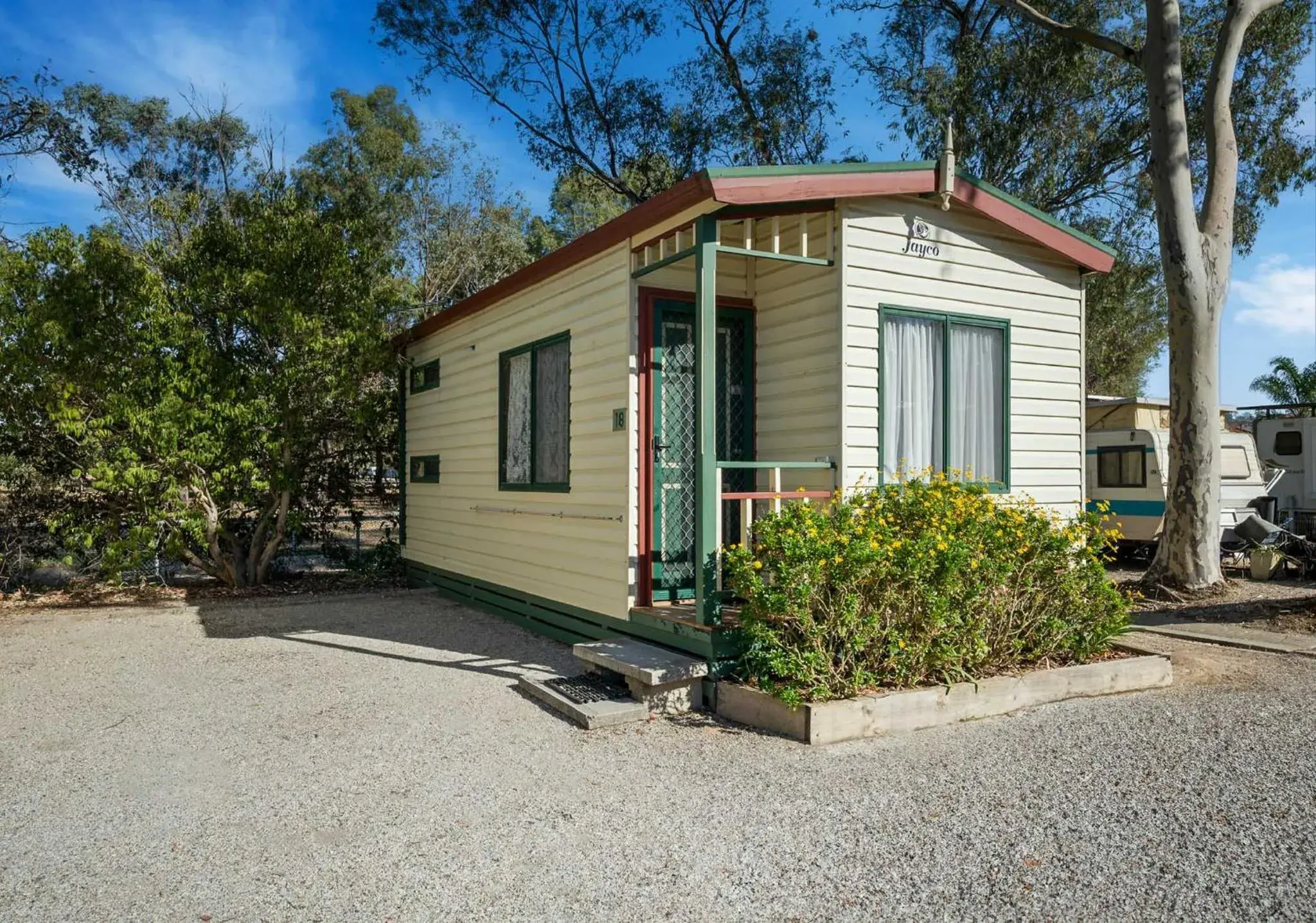 Economy One-Bedroom Cabin - Pet Friendly in Albury Holiday Park Economy One-Bedroom Cabin - Pet Friendly in Albury Holiday Park