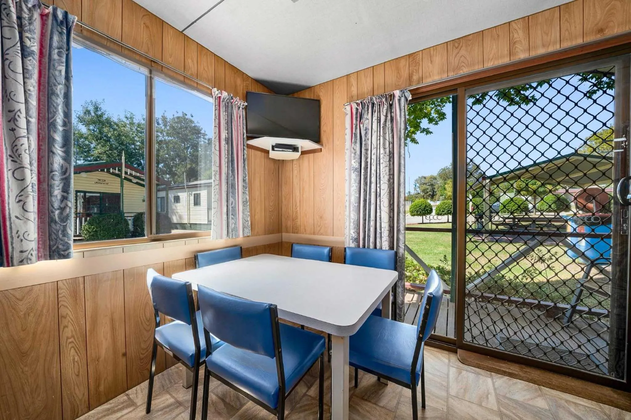 Dining area in Albury Holiday Park