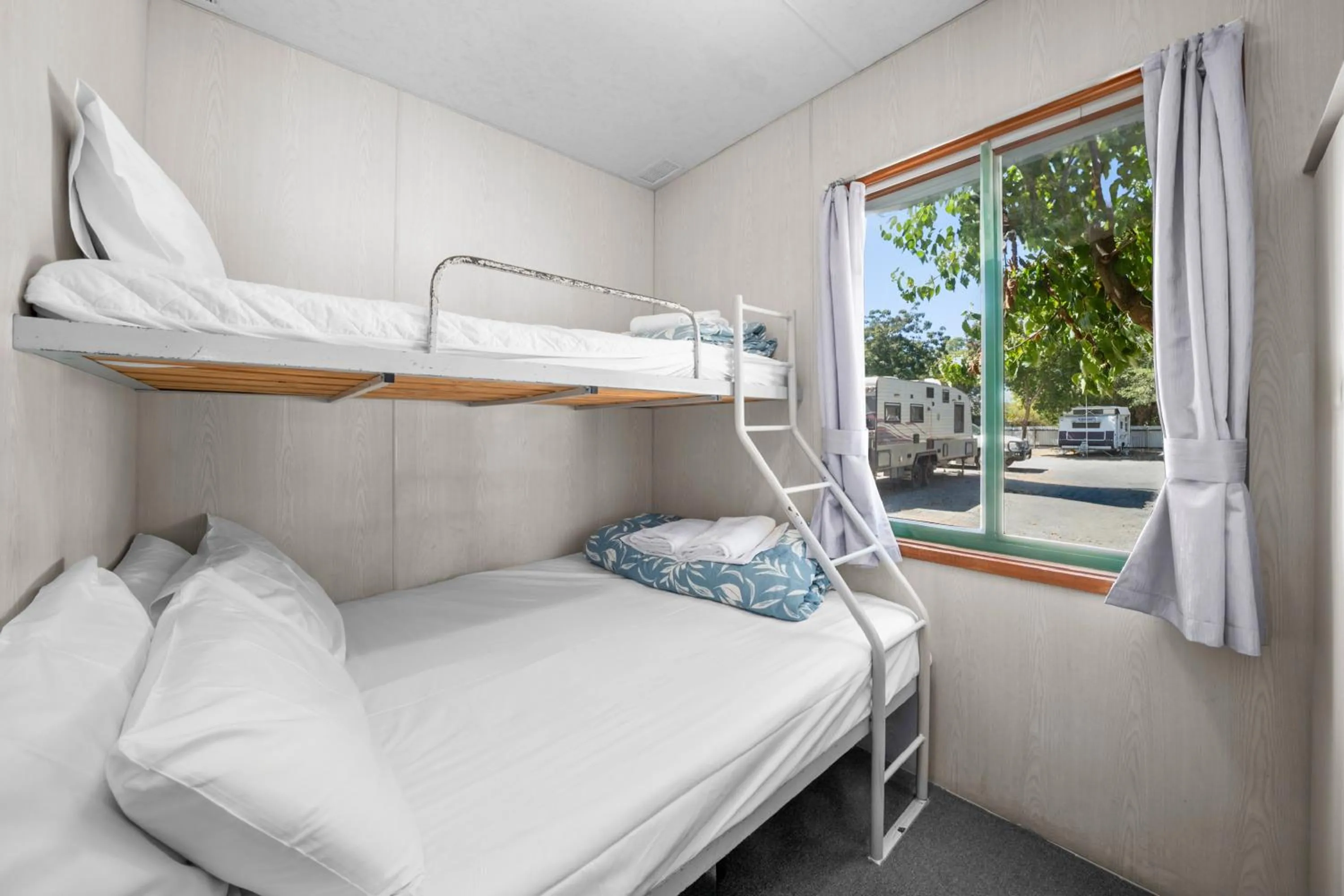 Bedroom, Bed in Albury Holiday Park