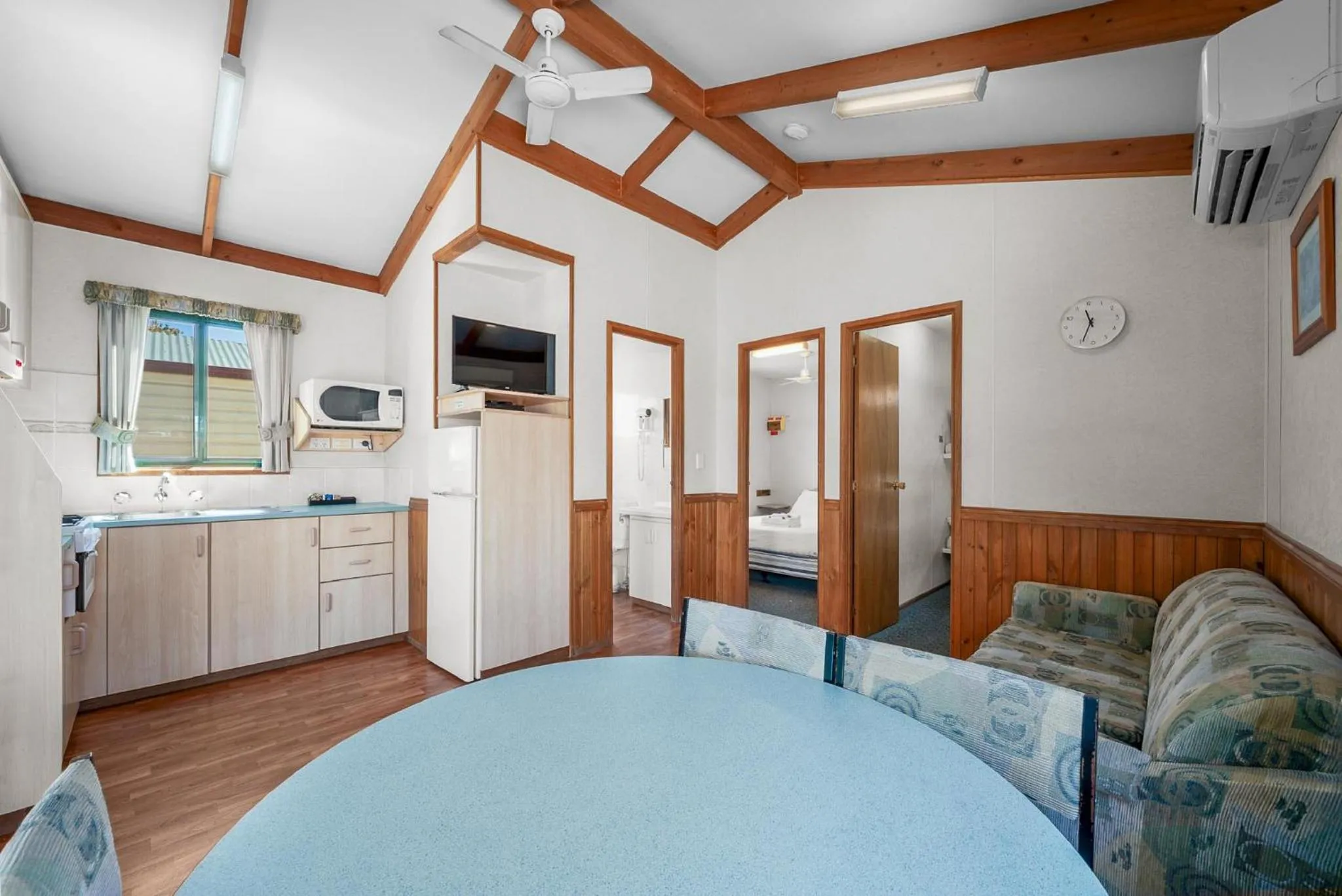 Photo of the whole room in Albury Holiday Park