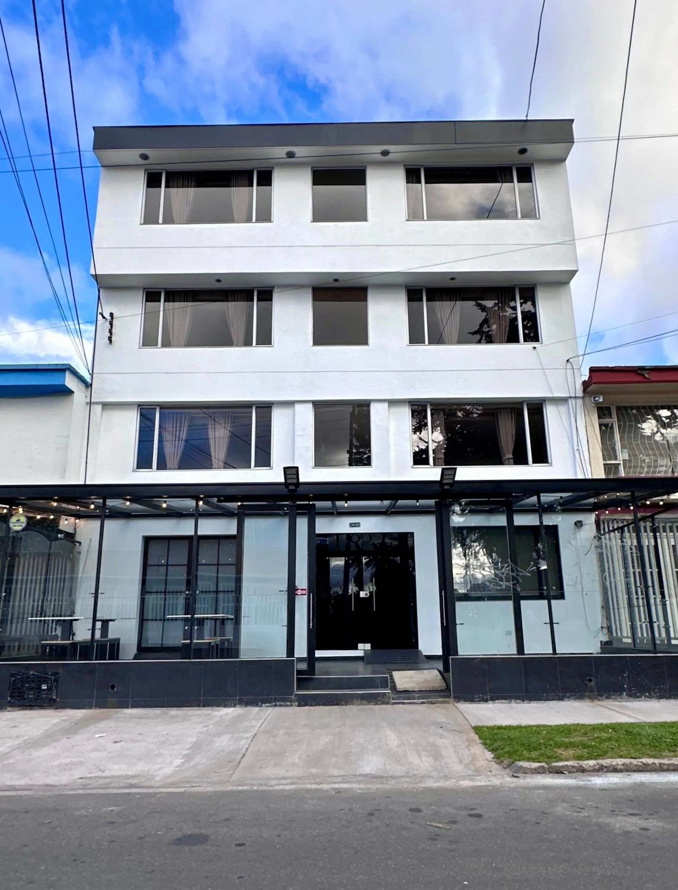 Property building in Hotel Embajada 44