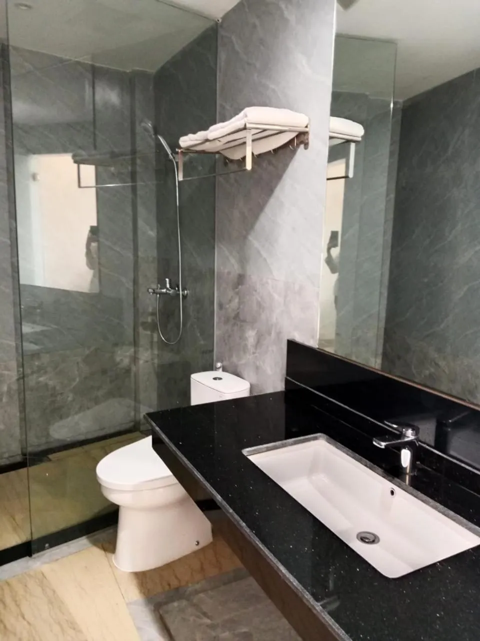 Shower in Grand Cahaya Hotel Pangandaran