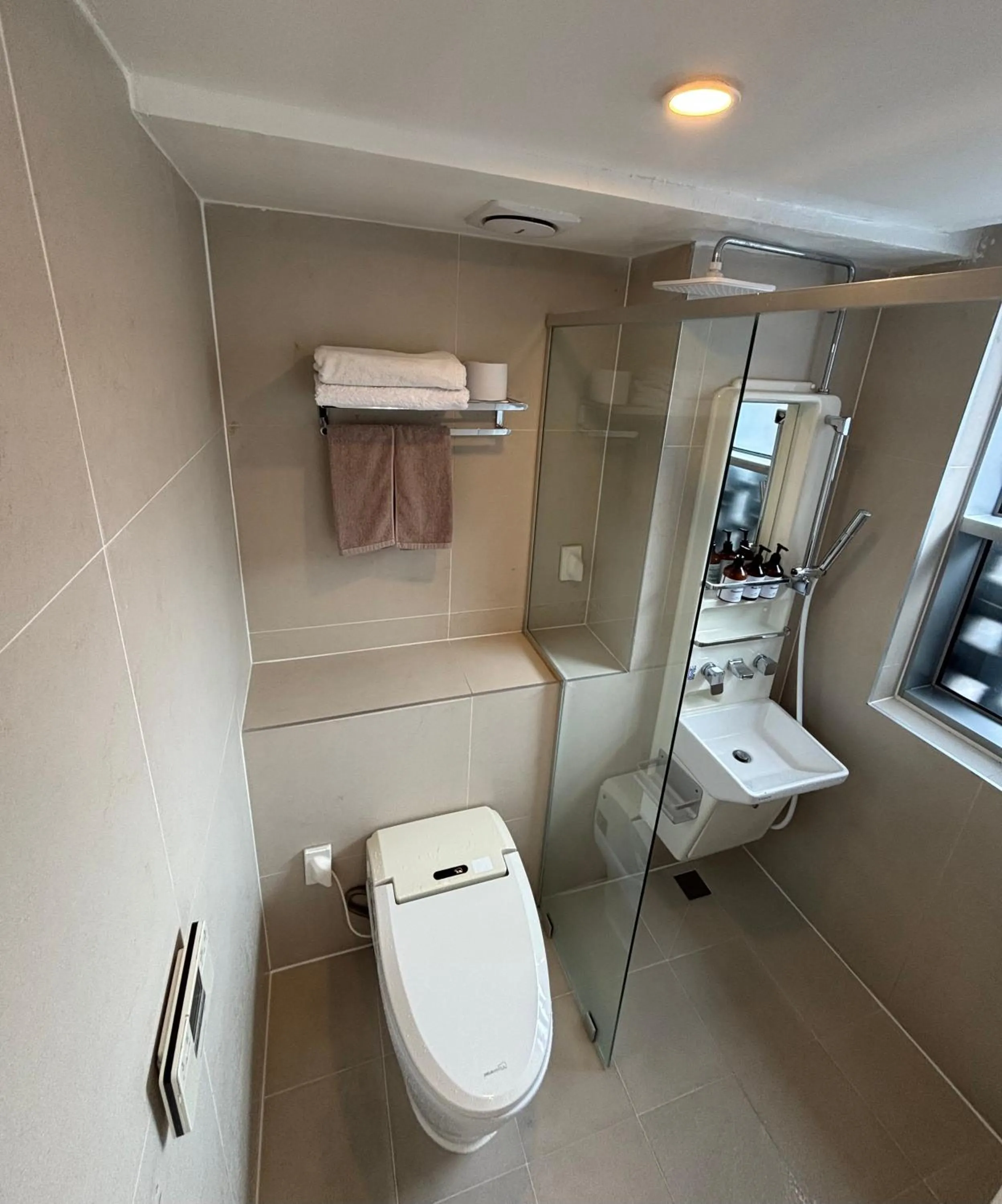 Shower in The Phase Boutique Hotel 동대문