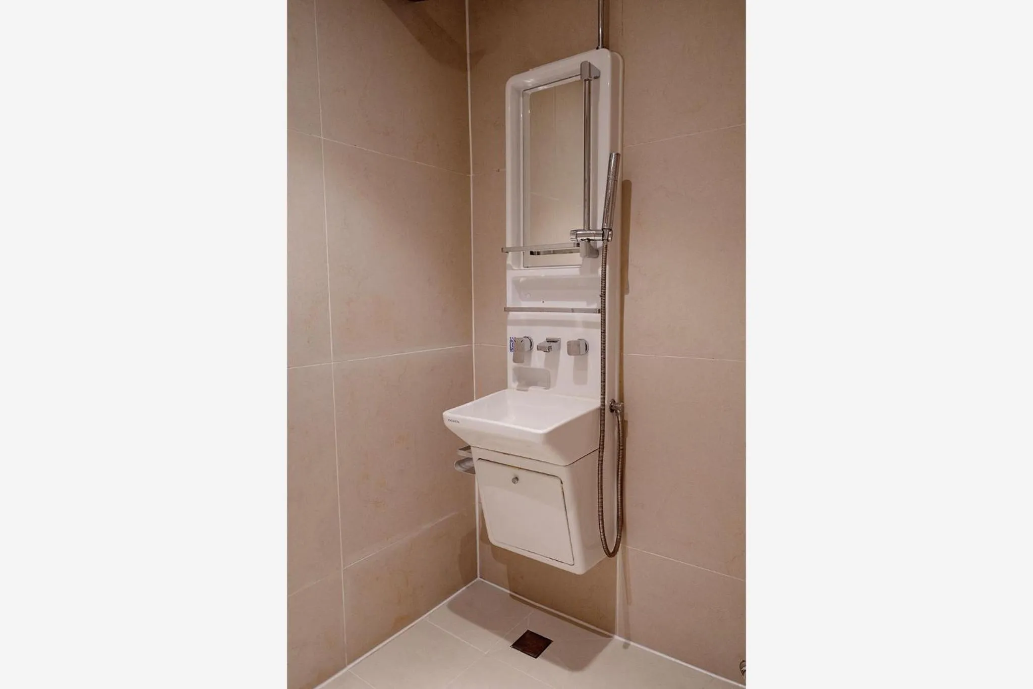 Shower in The Phase Boutique Hotel 동대문