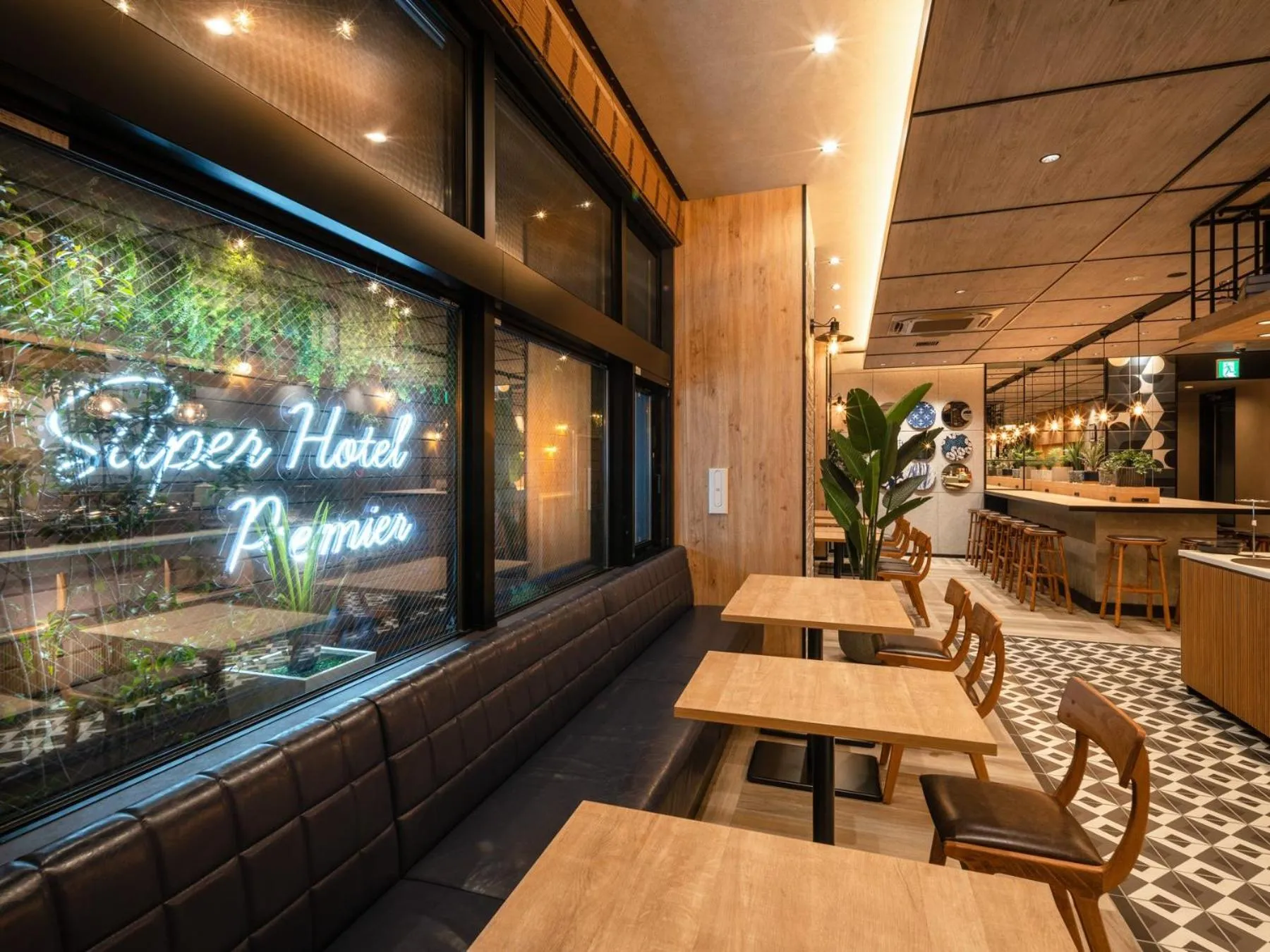 Lounge or bar in Super Hotel Premier Nagoya Sakuradoriguchi