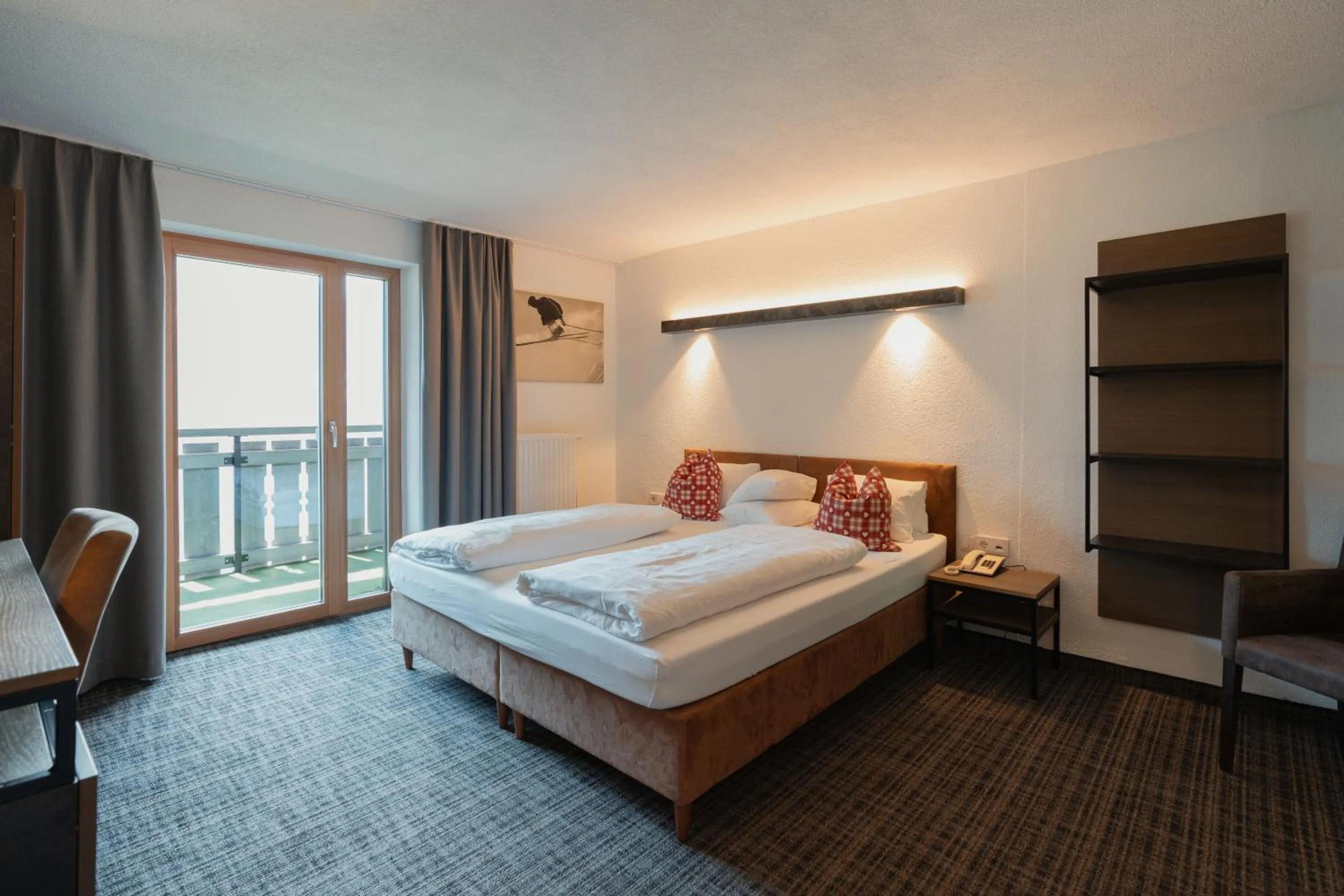 Bedroom, Bed in Panoramahotel Fliesserhof