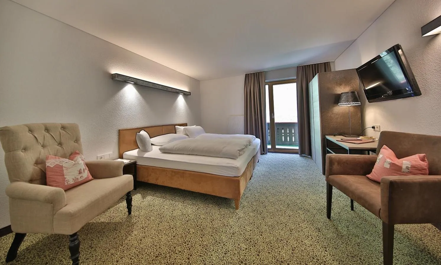 Photo of the whole room, Bed in Panoramahotel Fliesserhof