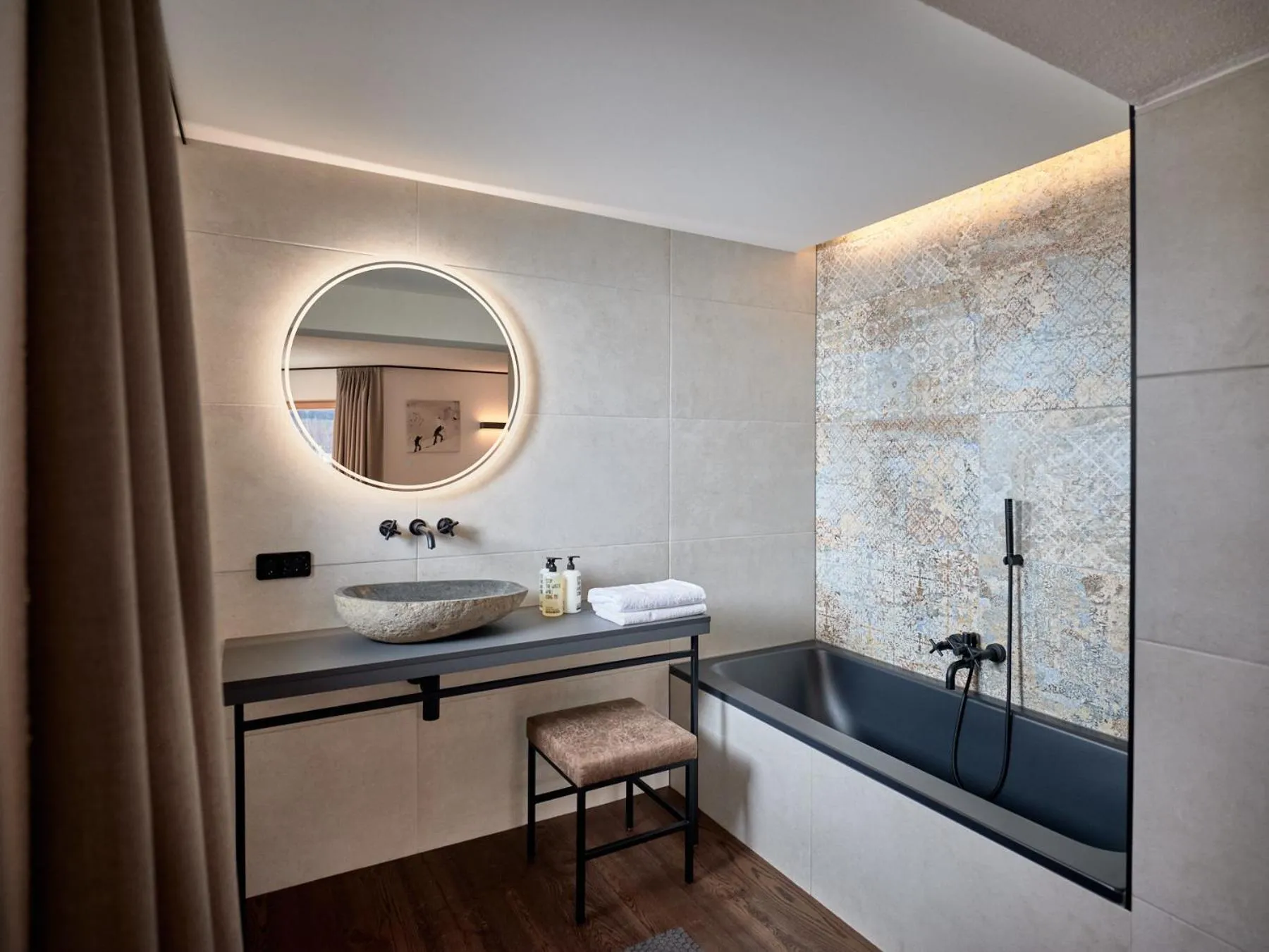 Bath in Panoramahotel Fliesserhof