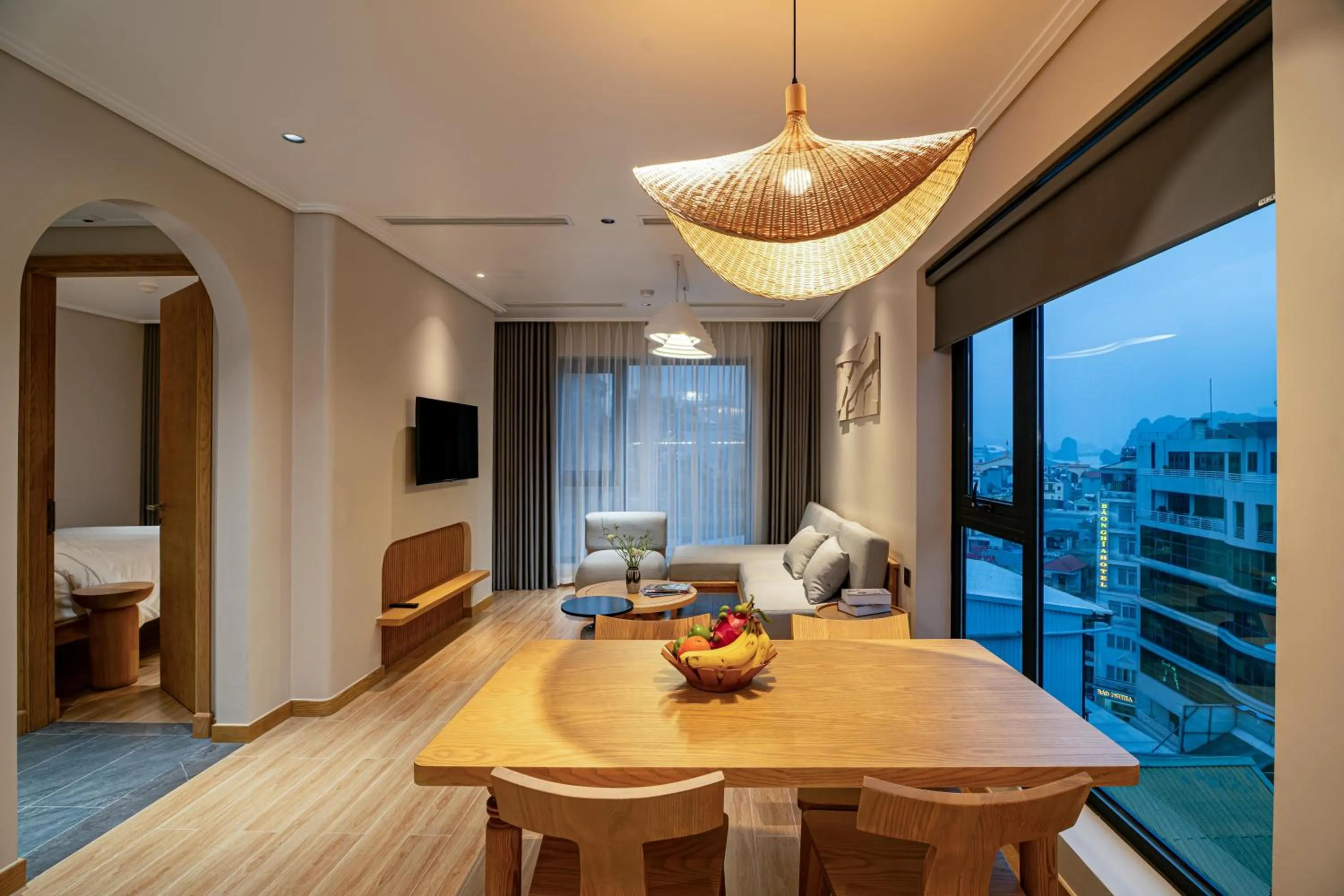 TV and multimedia in Nam Dat Hotel by D'Lecia Ha Long