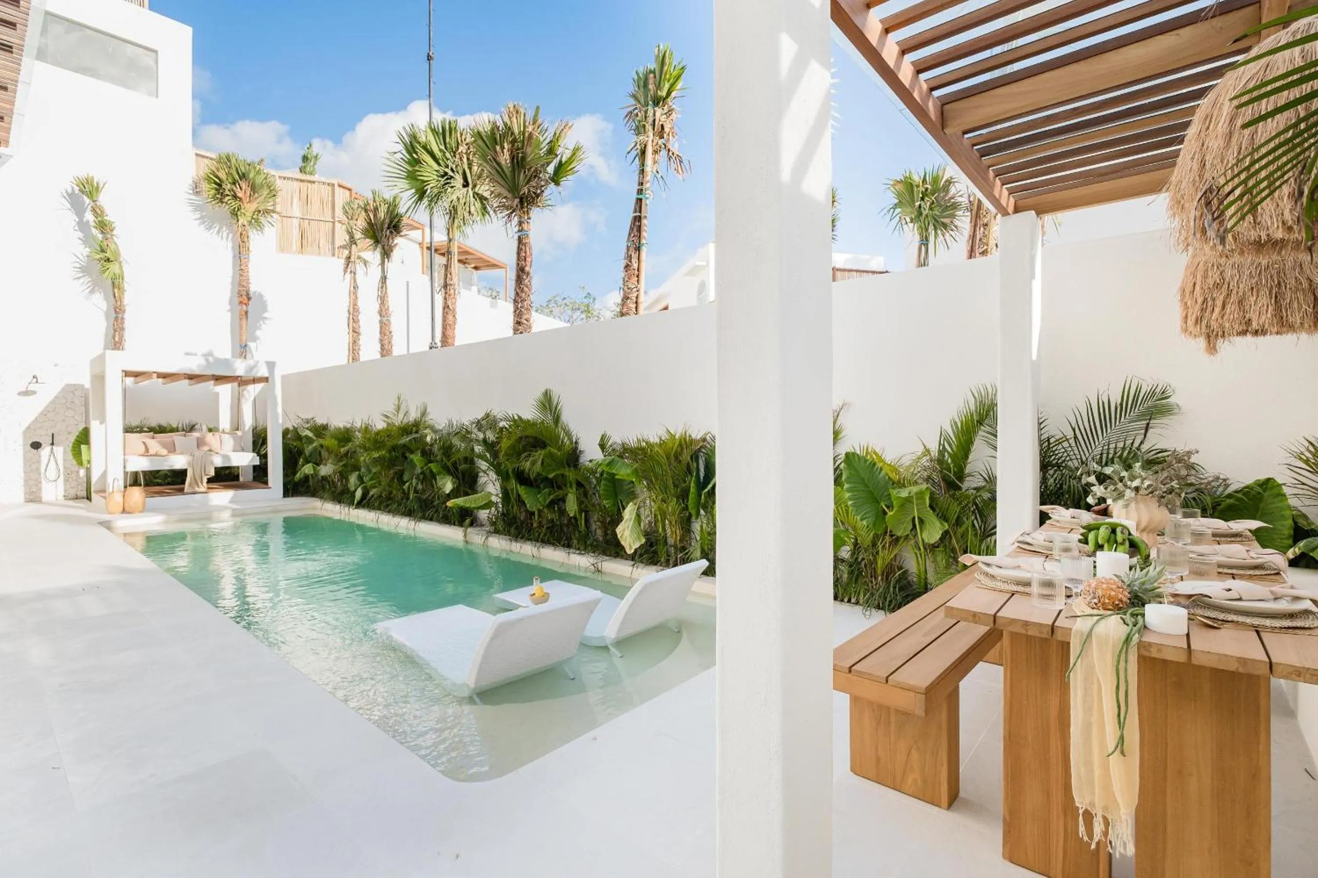 Dining area in Mazari Villas