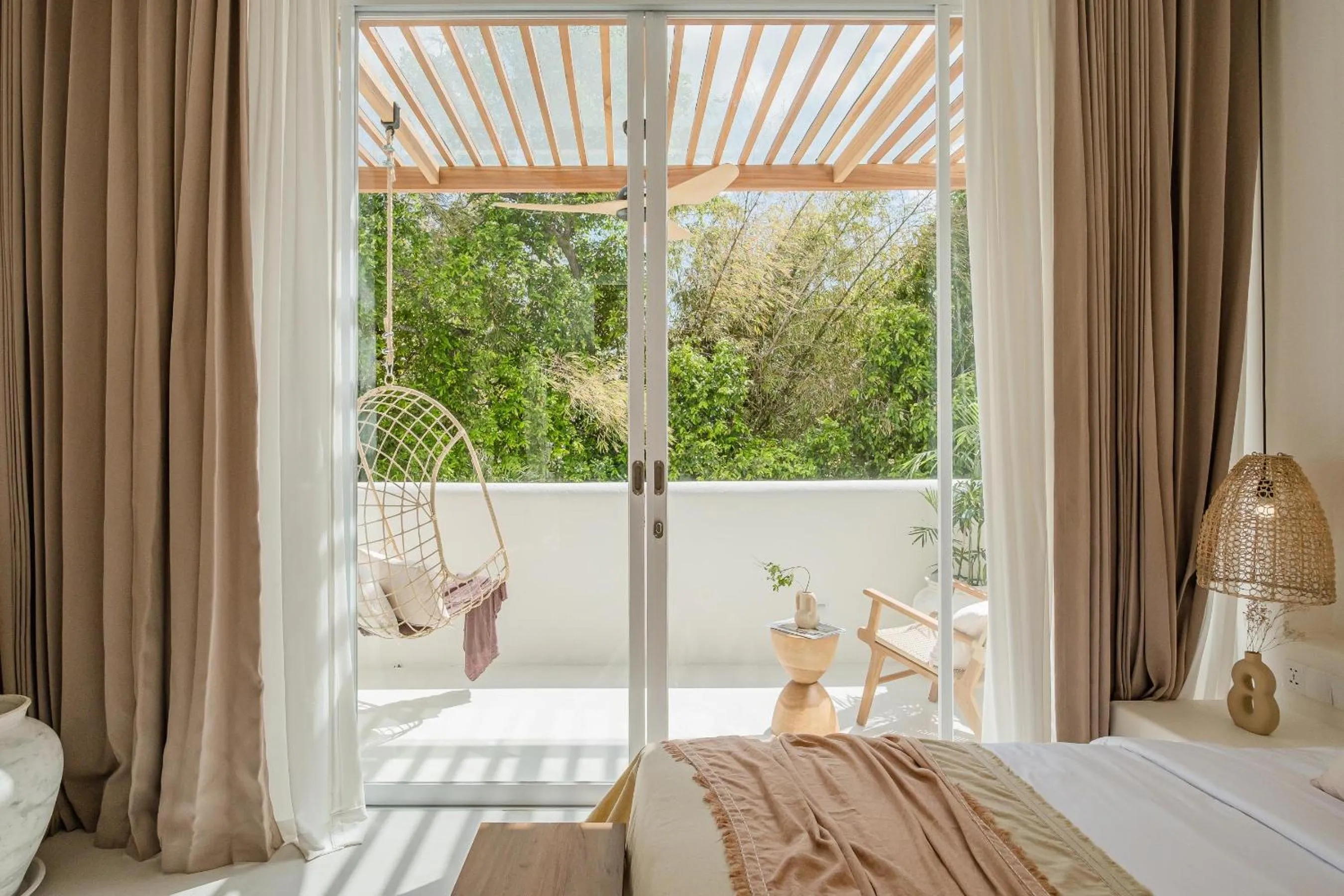 Bed in Mazari Villas