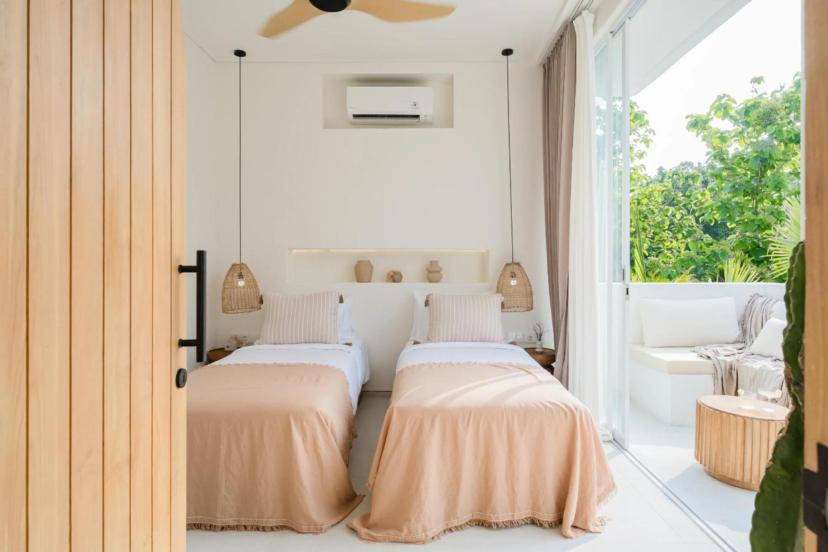 Bed in Mazari Villas