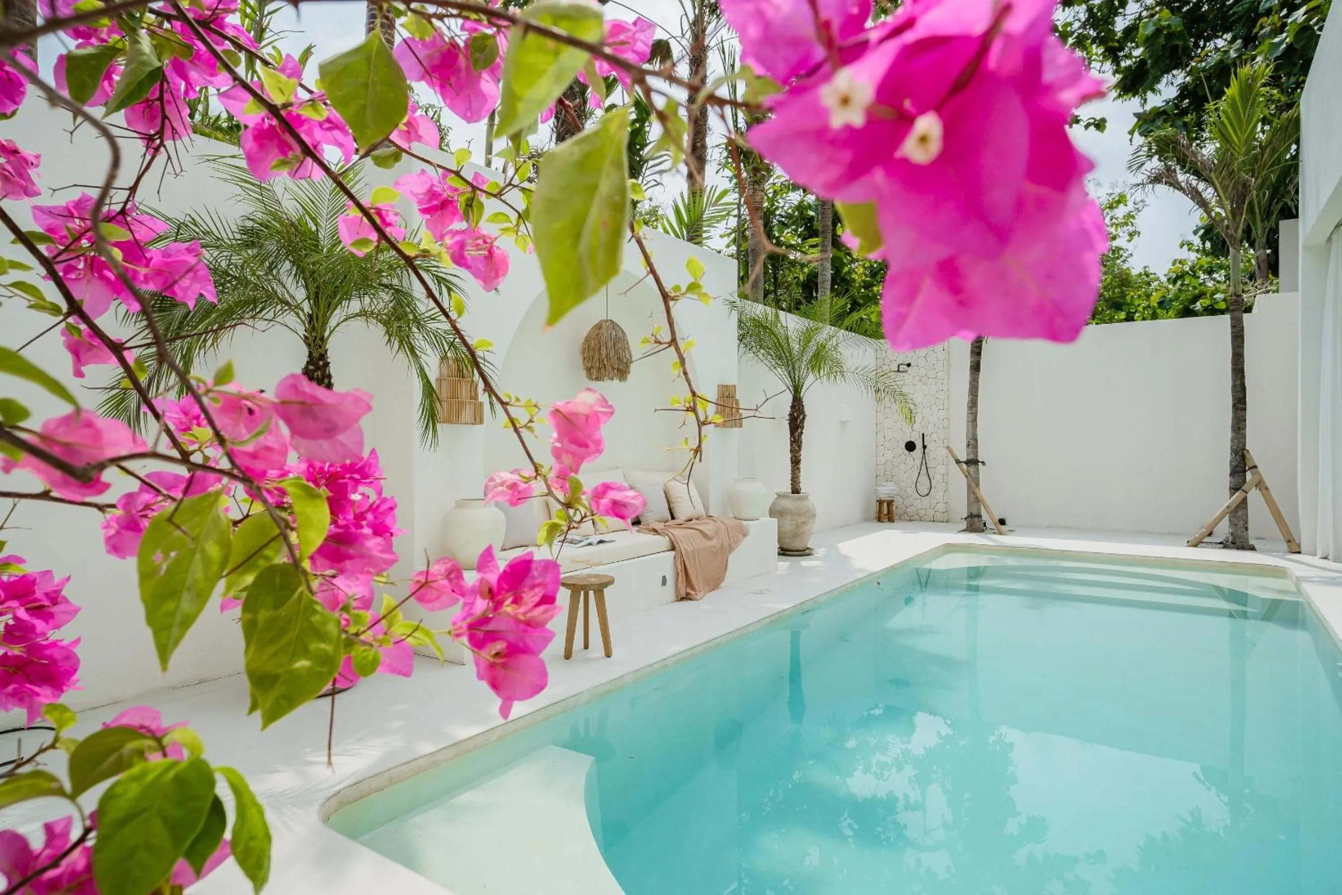 Swimming pool in Mazari Villas