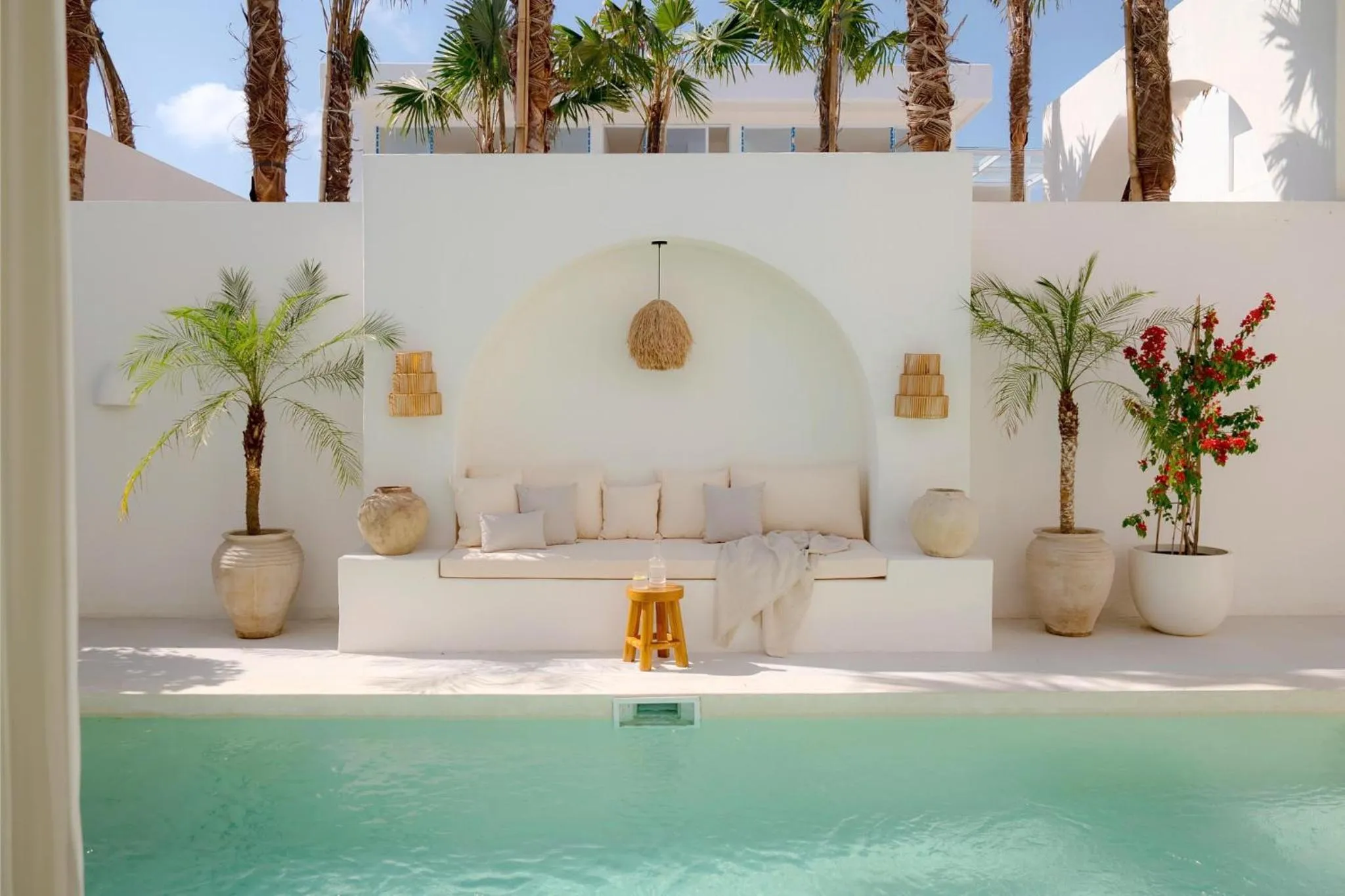 Swimming pool in Mazari Villas