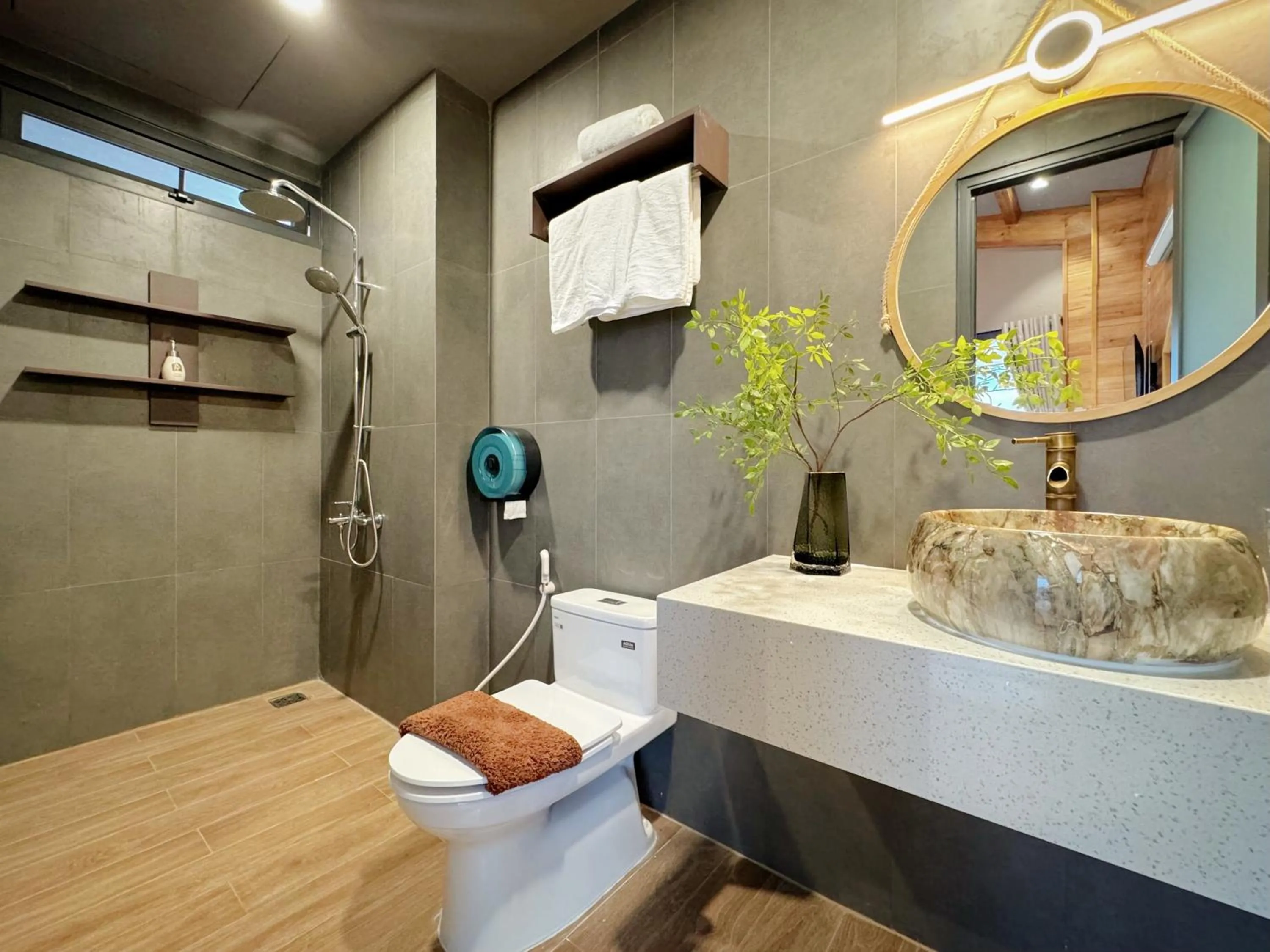 Shower in Vanilla Ho Tram Homestay