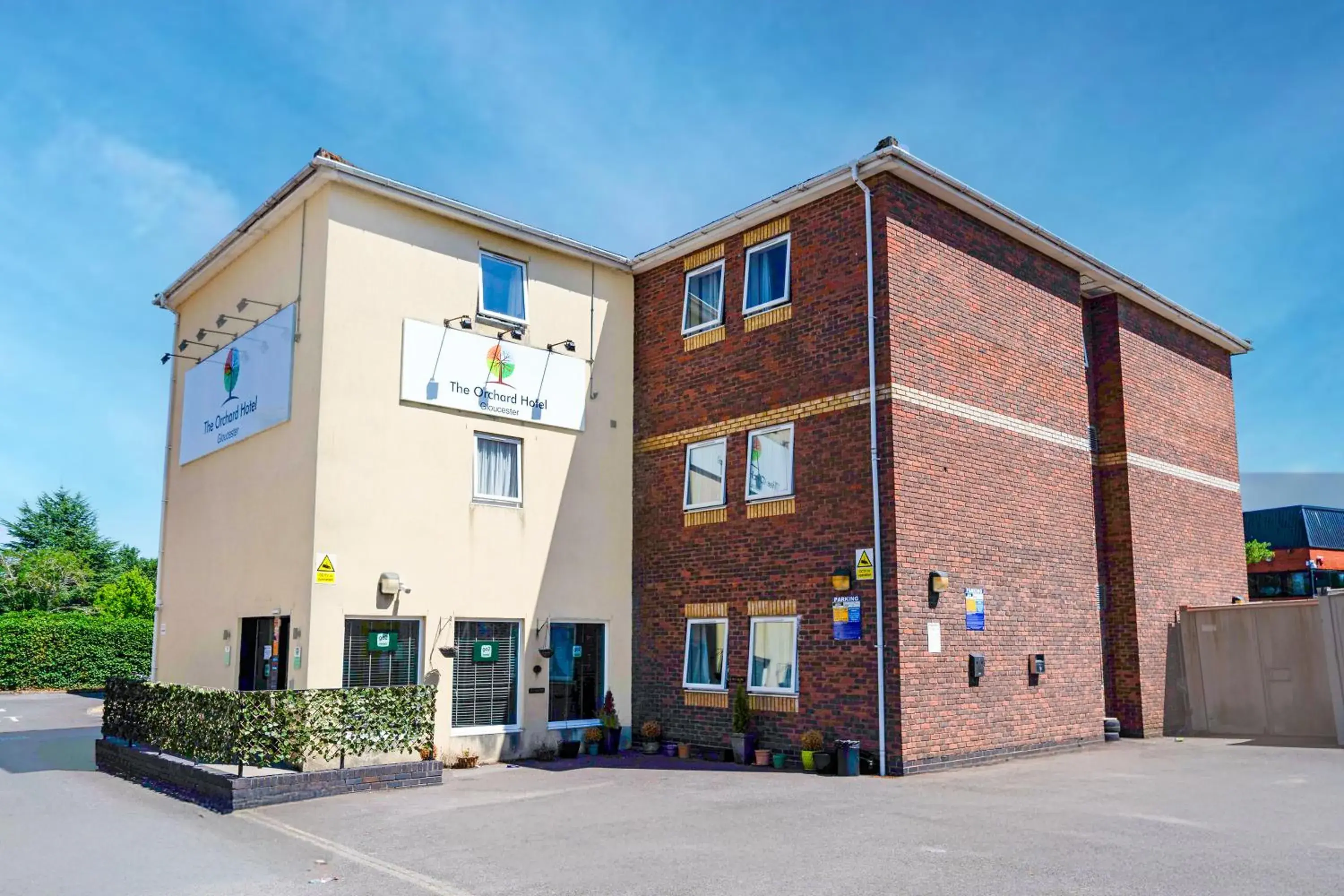 Property building in GO2 Gloucester Hotel by OYO Property building in GO2 Gloucester Hotel by OYO