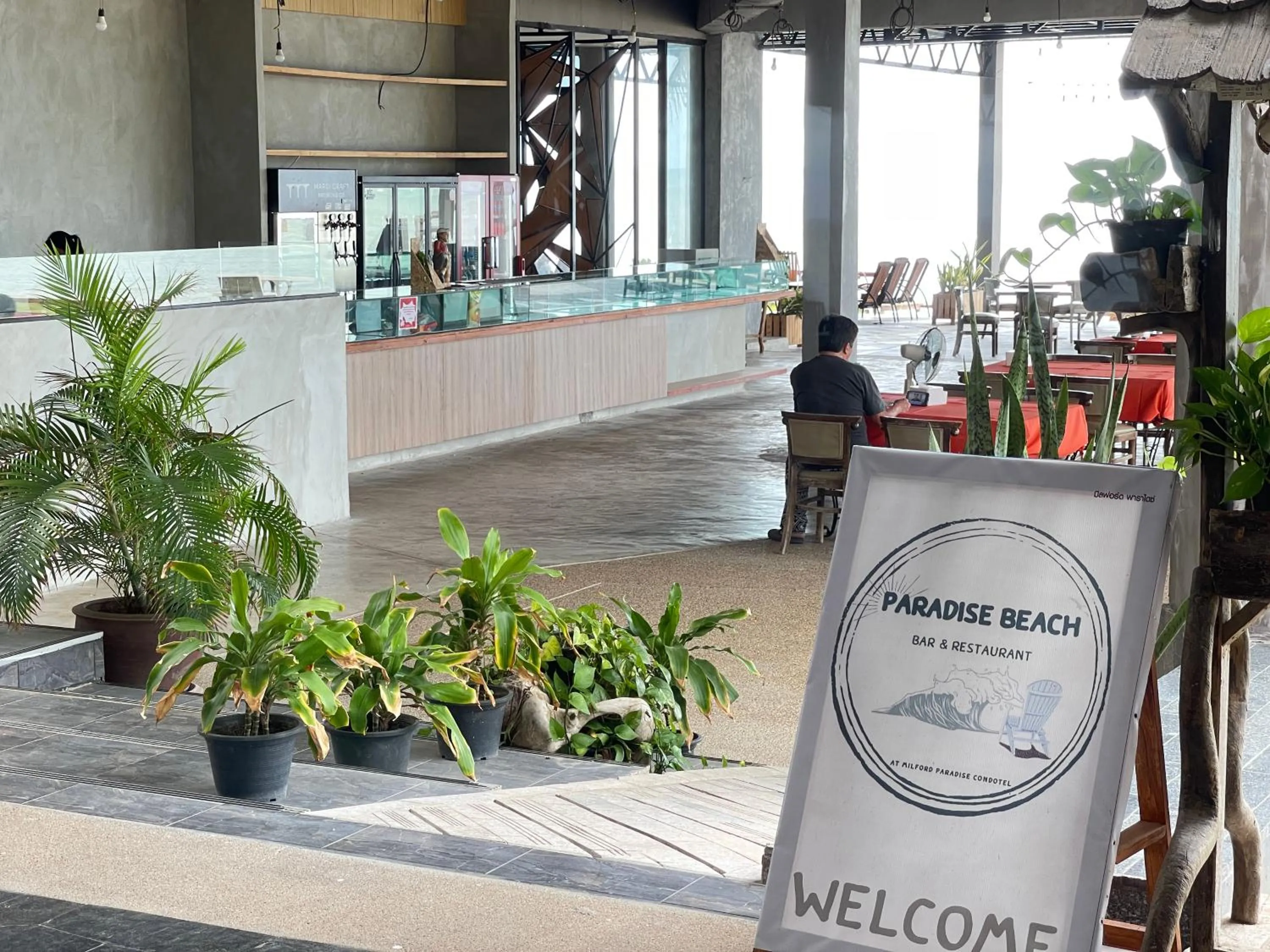 Dining area in Milford paradise