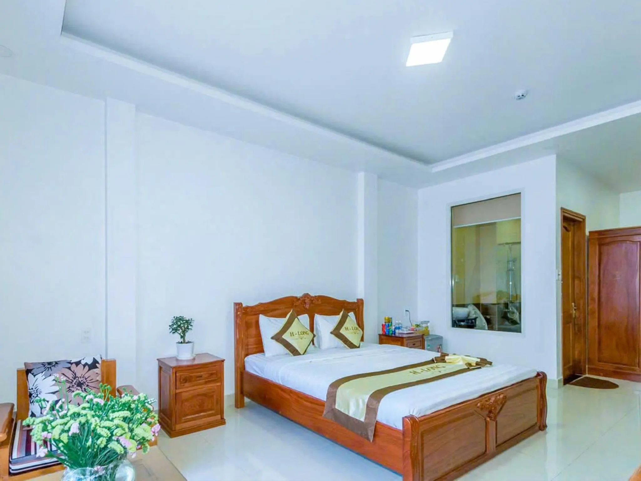 Bedroom, Bed in H-Long Dalat Hotel - Ngay Trung Tâm