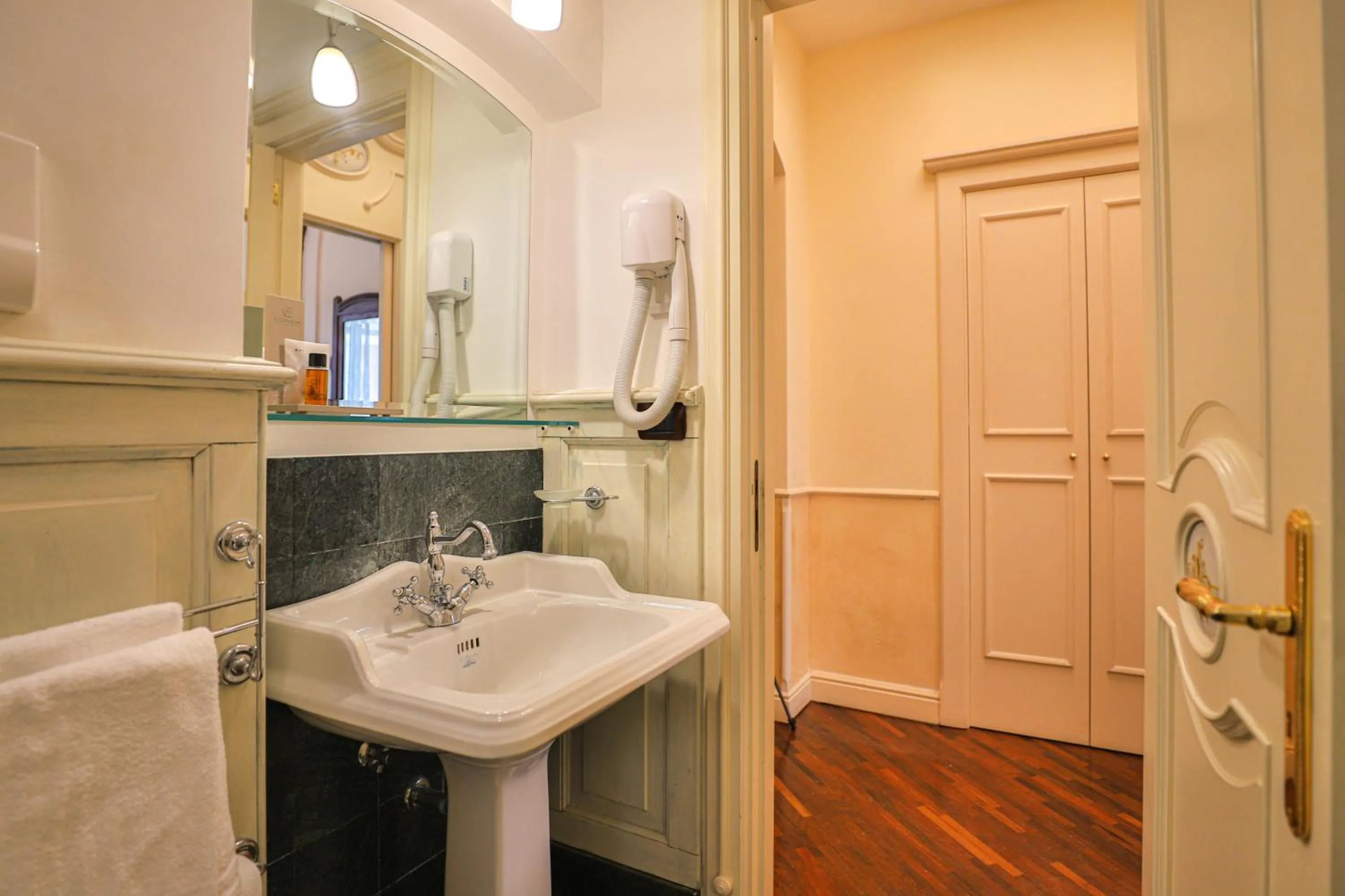 Bathroom in Kriò Suite - Amami Viaggi Collection
