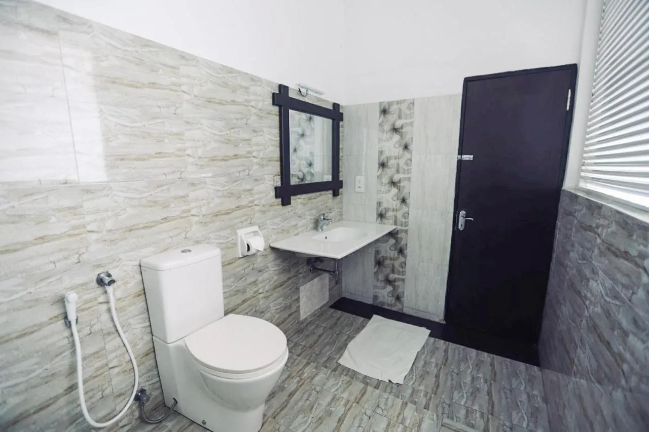 Shower in Twenty -Two Dazzle Bay