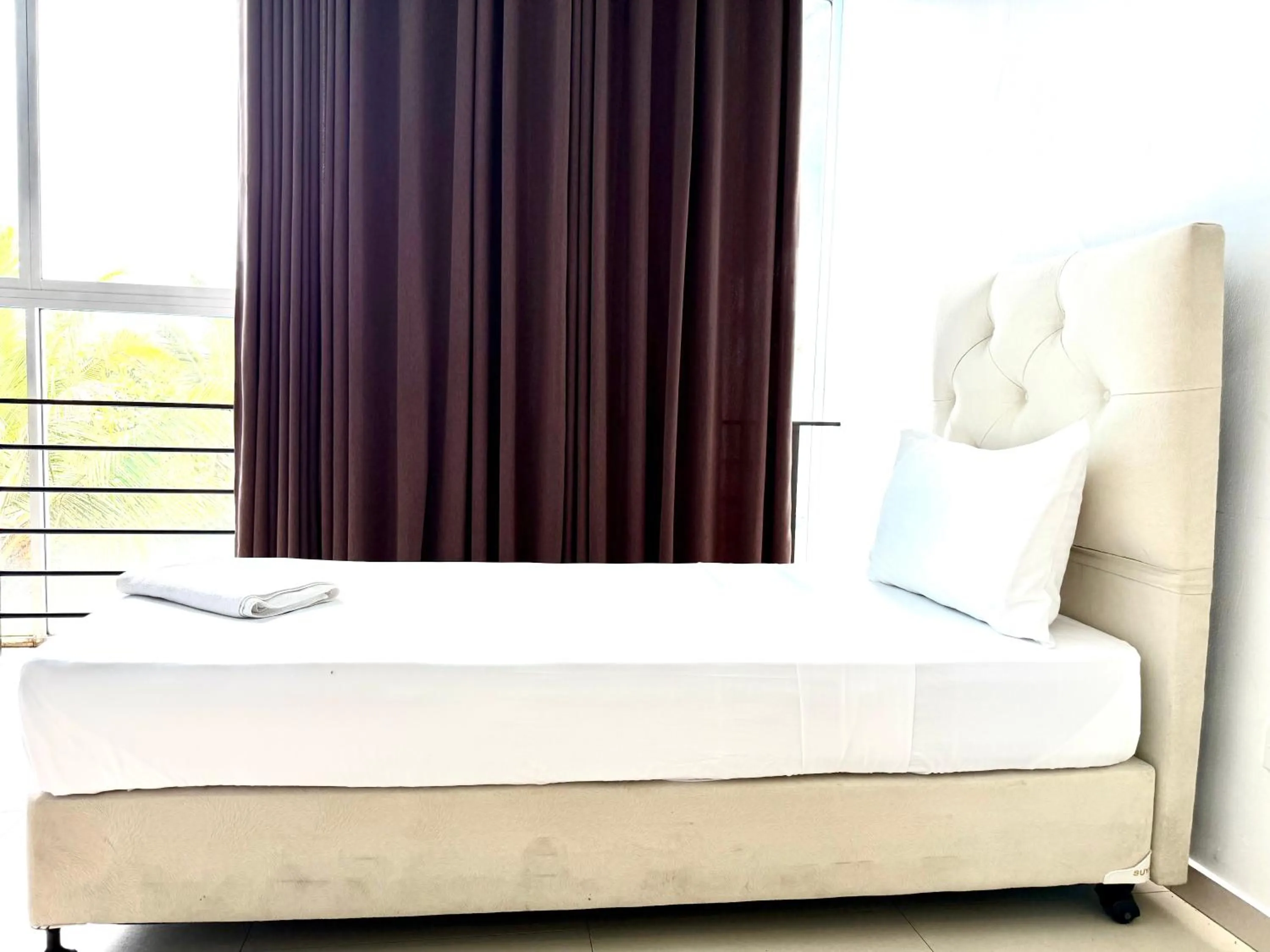 Bed in Twenty -Two Dazzle Bay