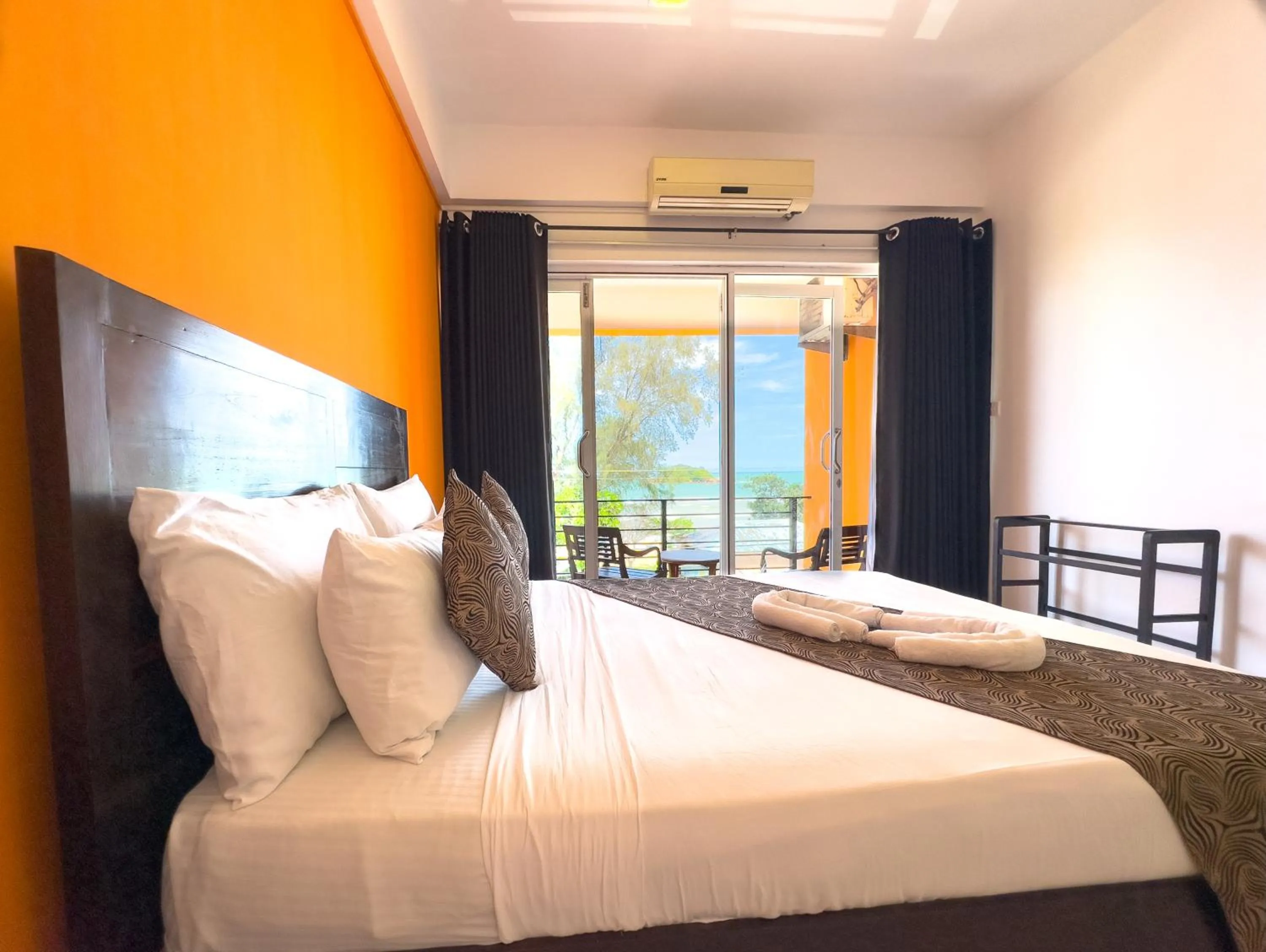 Bed in Twenty -Two Dazzle Bay