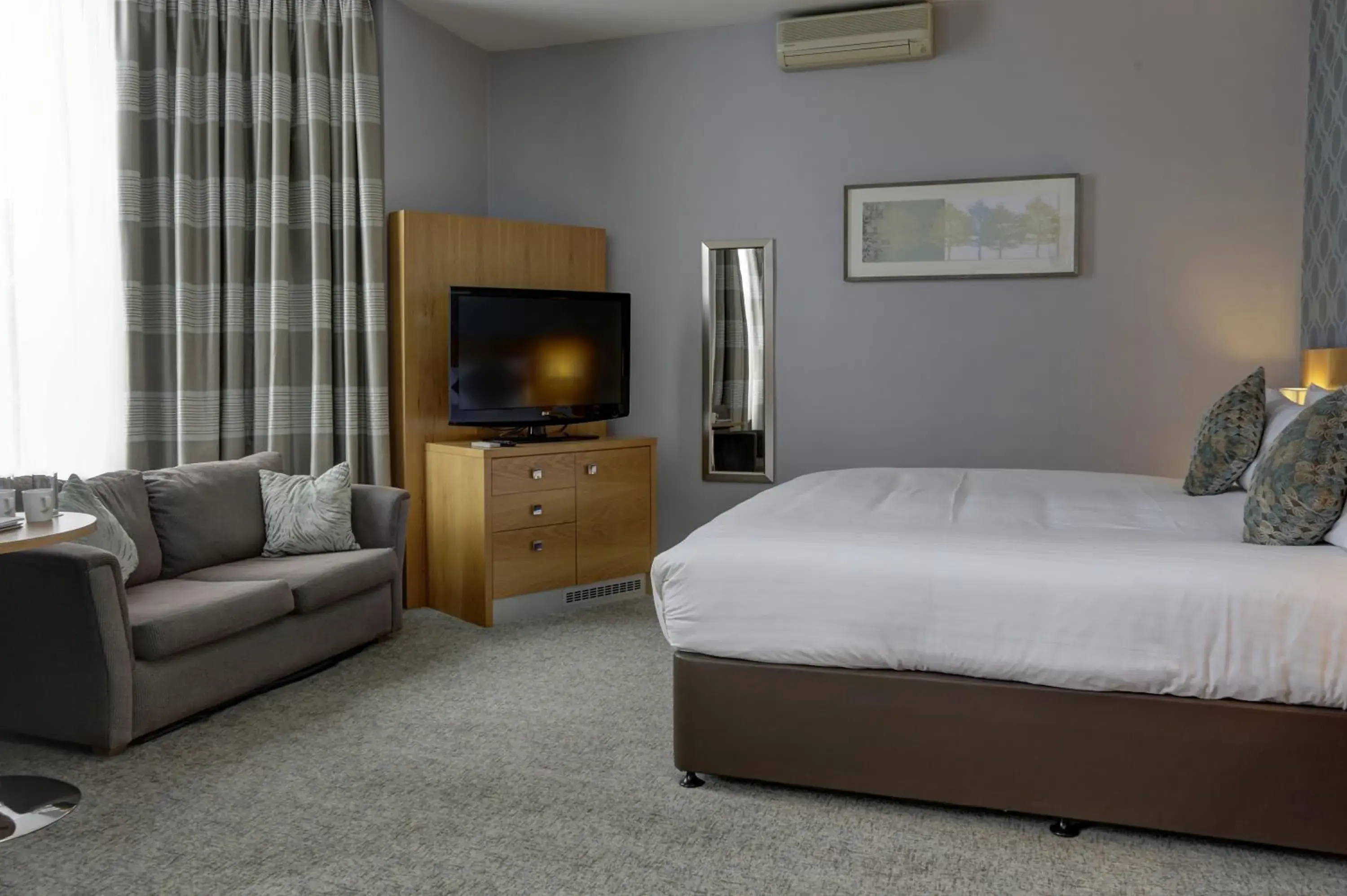 Bed in Best Western Plus Nottingham Westminster Hotel