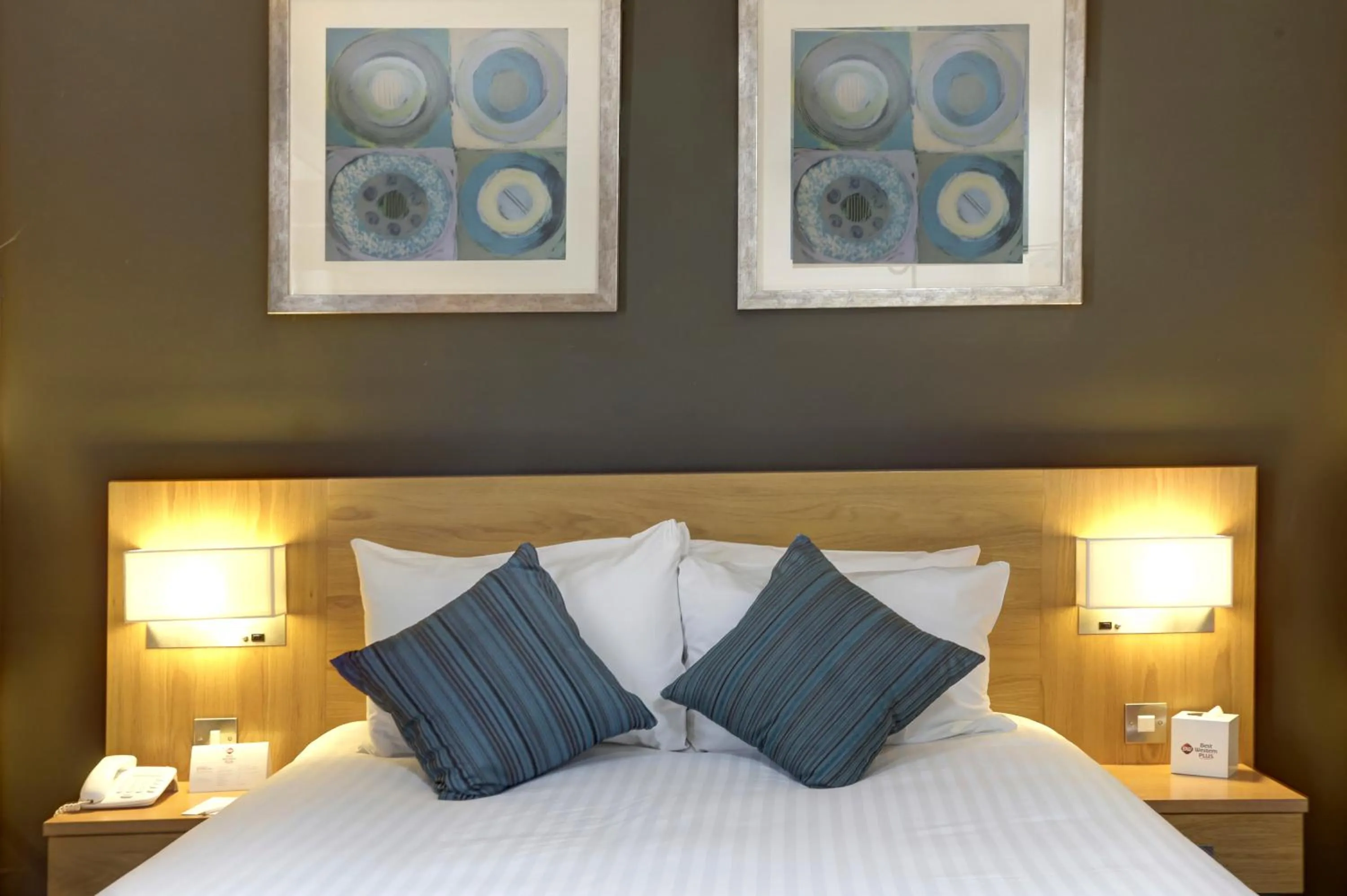 Bed in Best Western Plus Nottingham Westminster Hotel