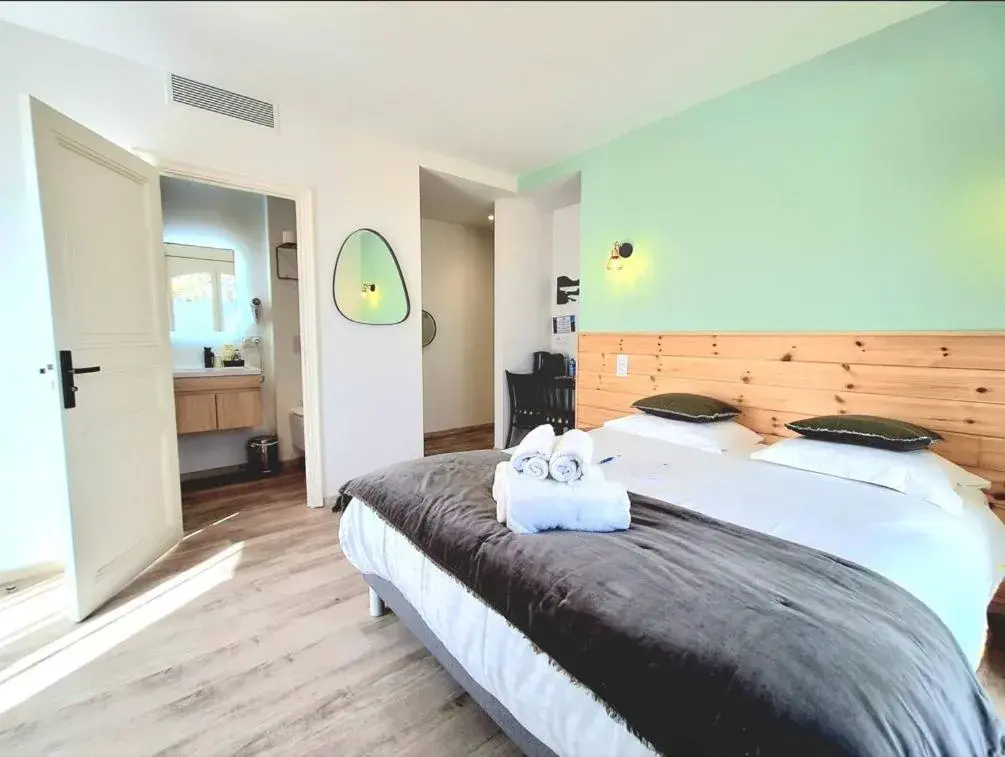 Double Room in Domaine de la Mautanne Double Room in Domaine de la Mautanne