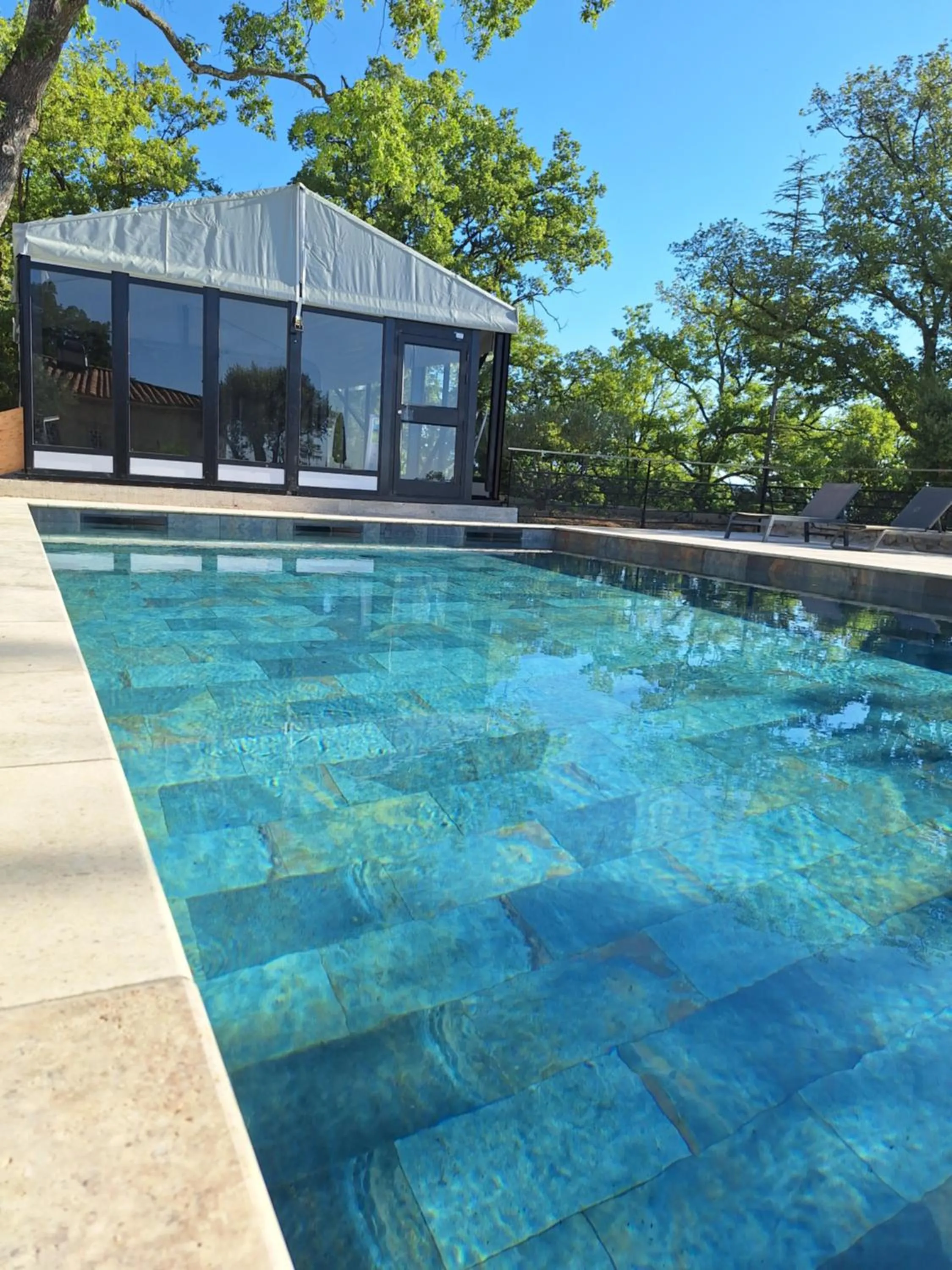 Swimming pool in Domaine de la Mautanne
