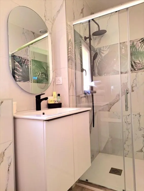 Shower in Domaine de la Mautanne