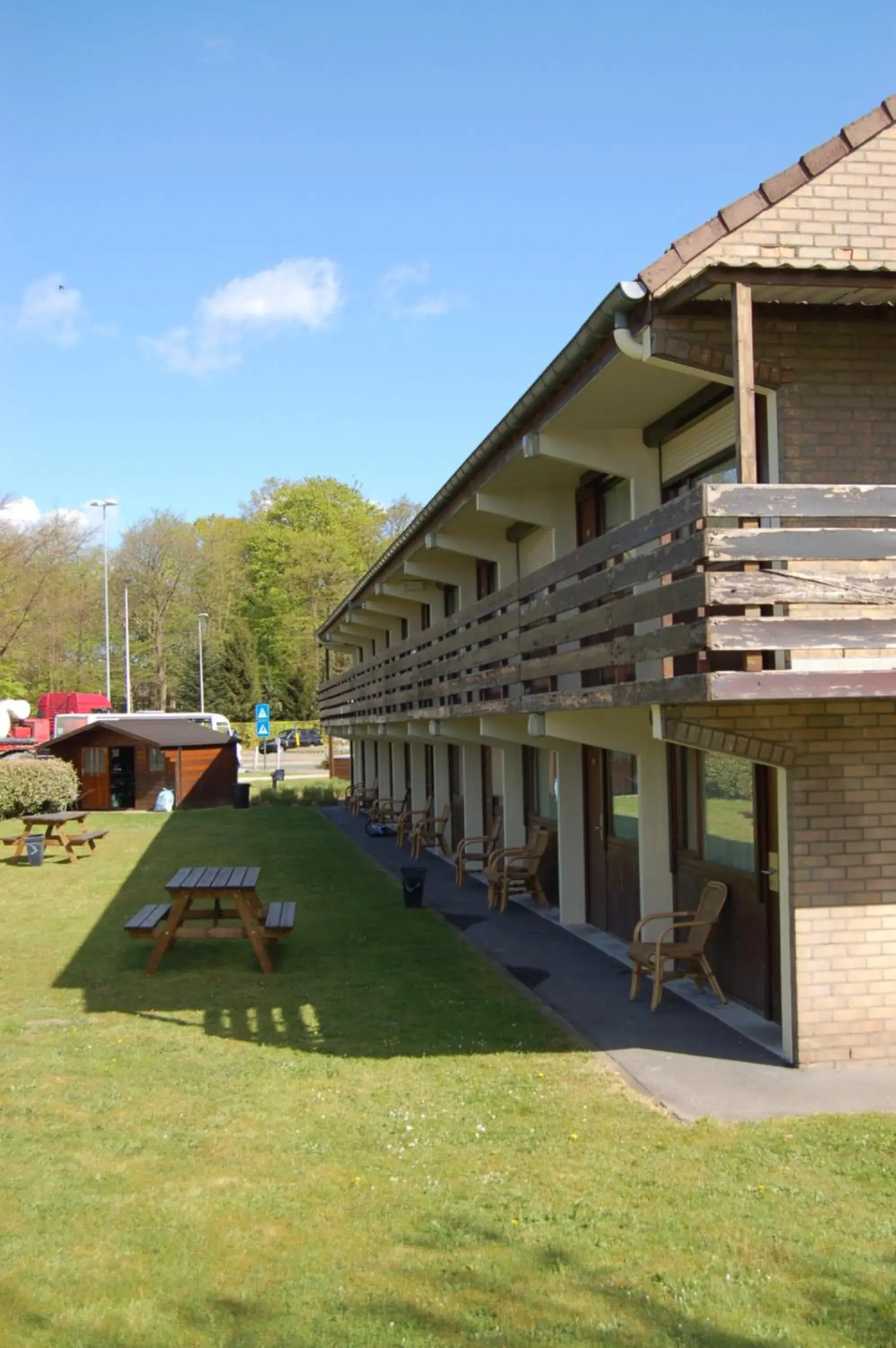 Property building in Sleep & Go Brugge Property building in Sleep & Go Brugge