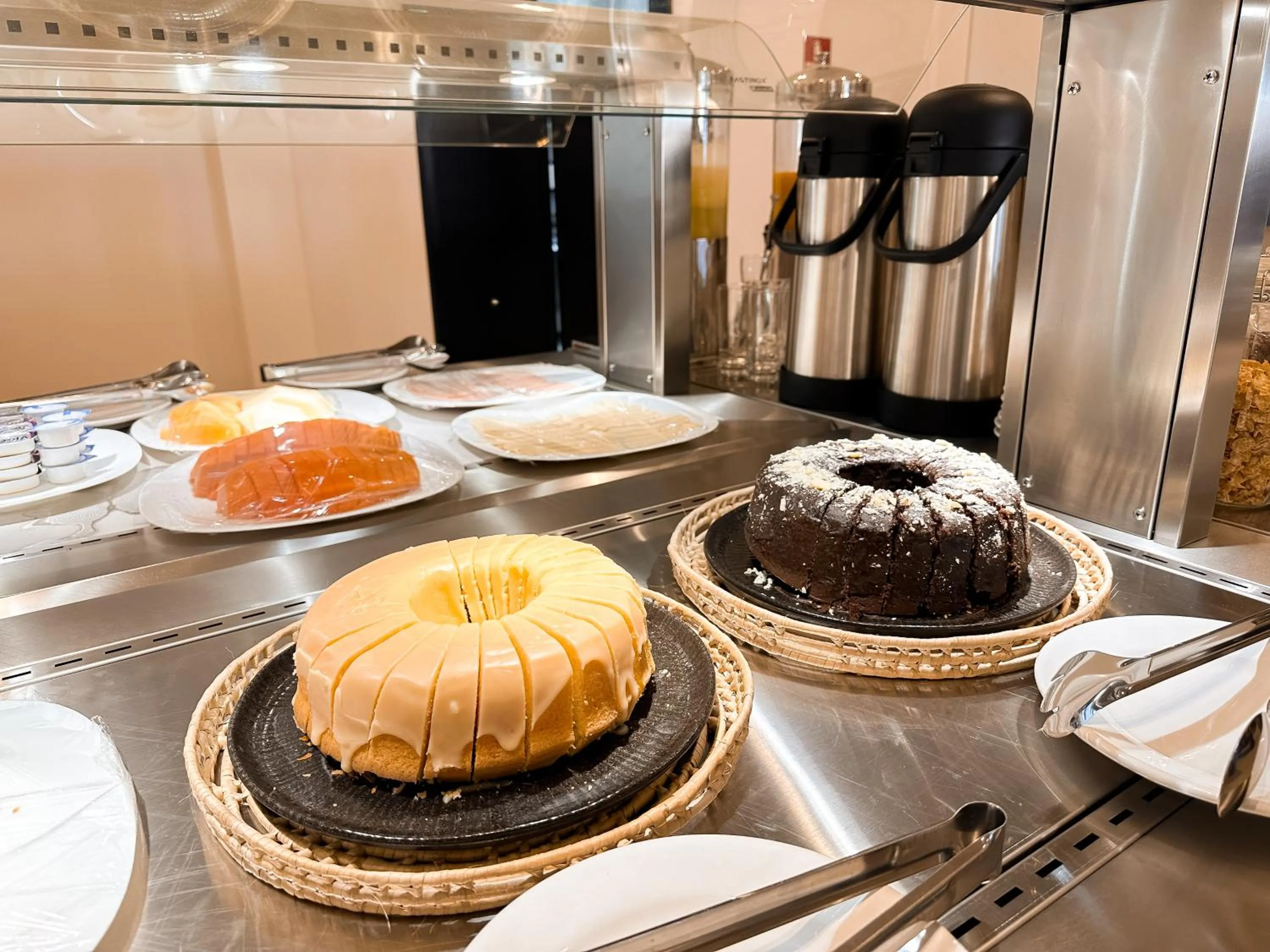 Breakfast in Aloha Palace Hotel